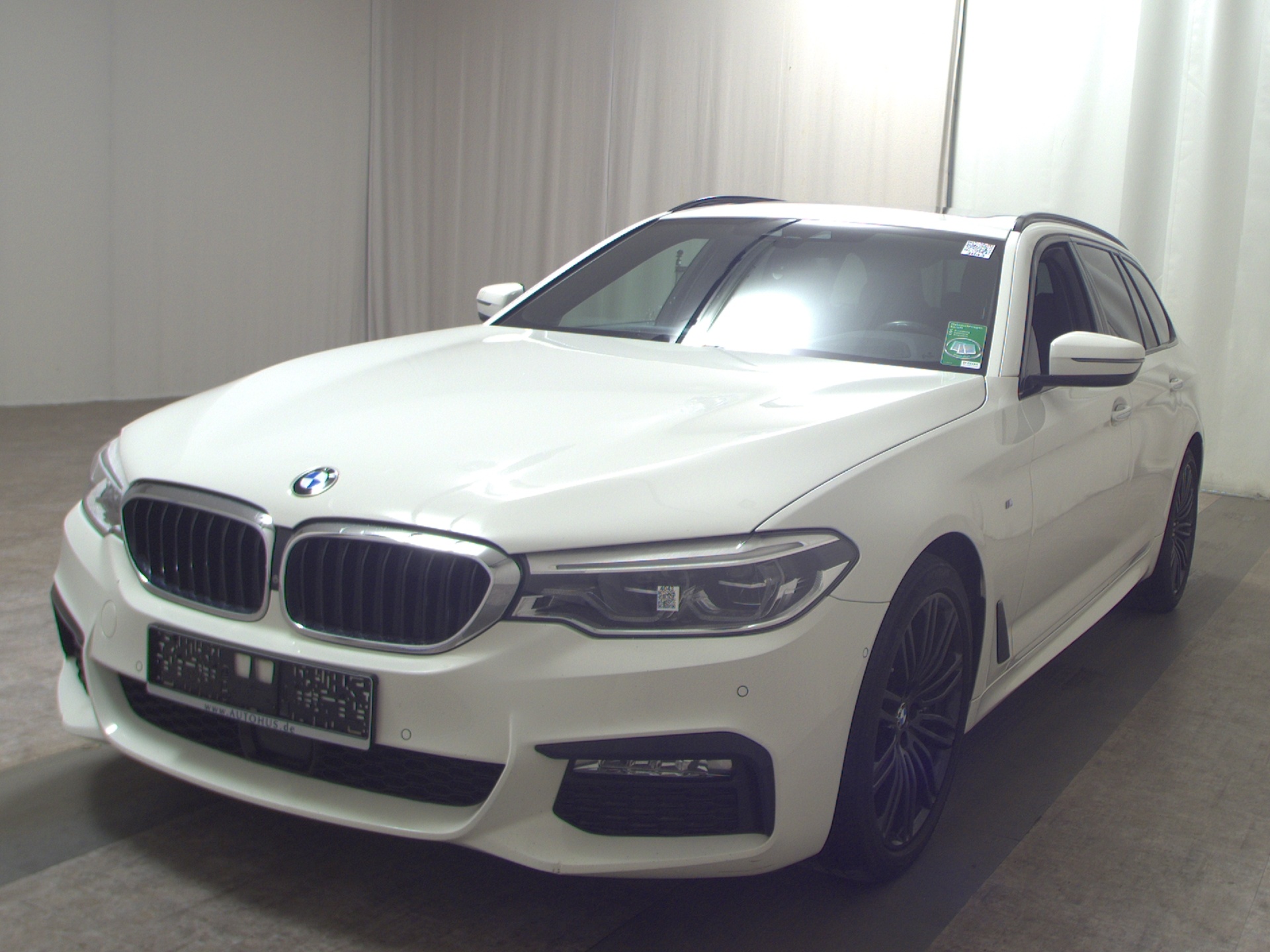 BMW 540i Touring xDr M-Sport Pano HuD H-K LED+ RFK 2