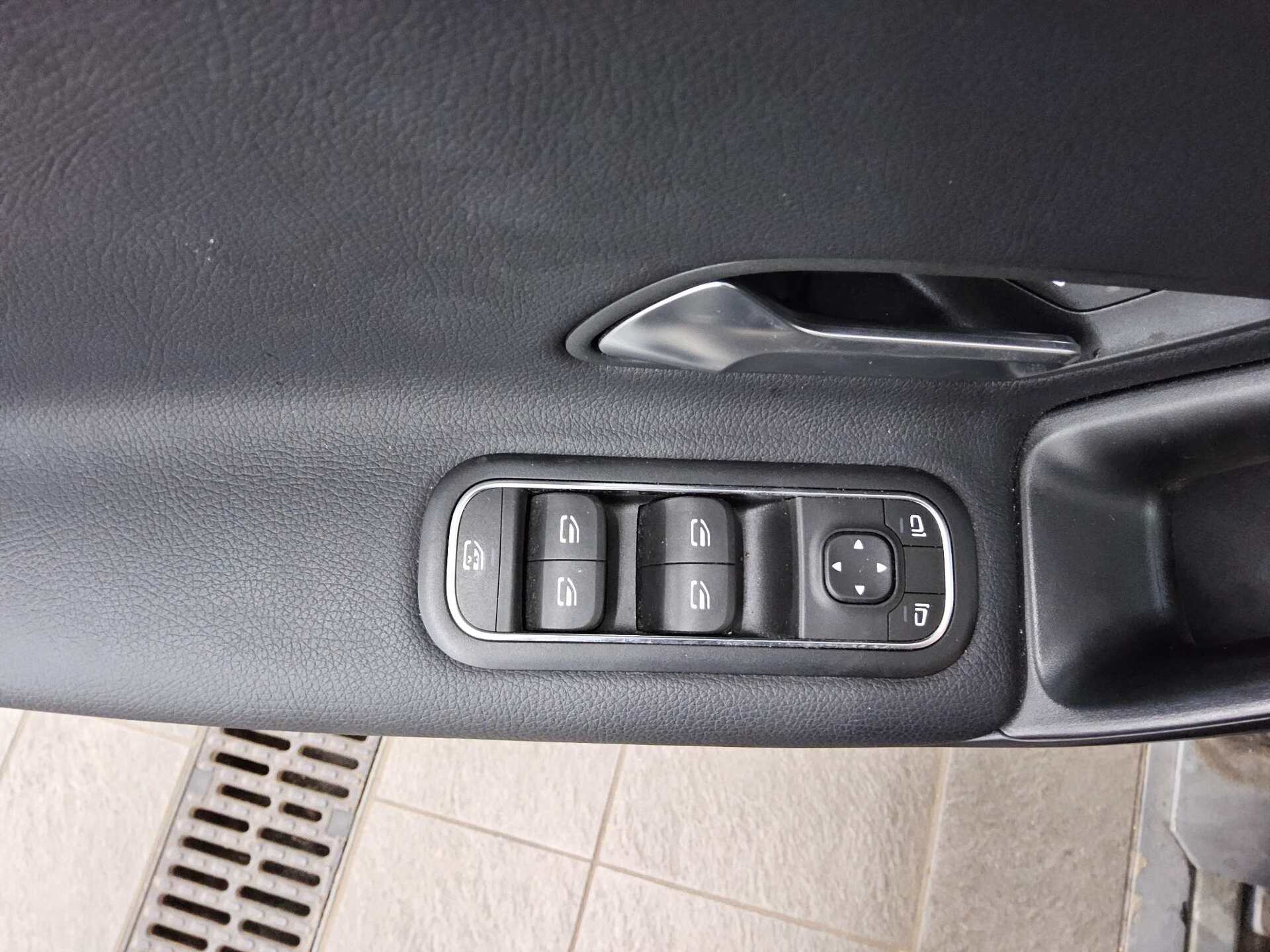 Mercedes-Benz A 180 d Navi PDC MBUX 10