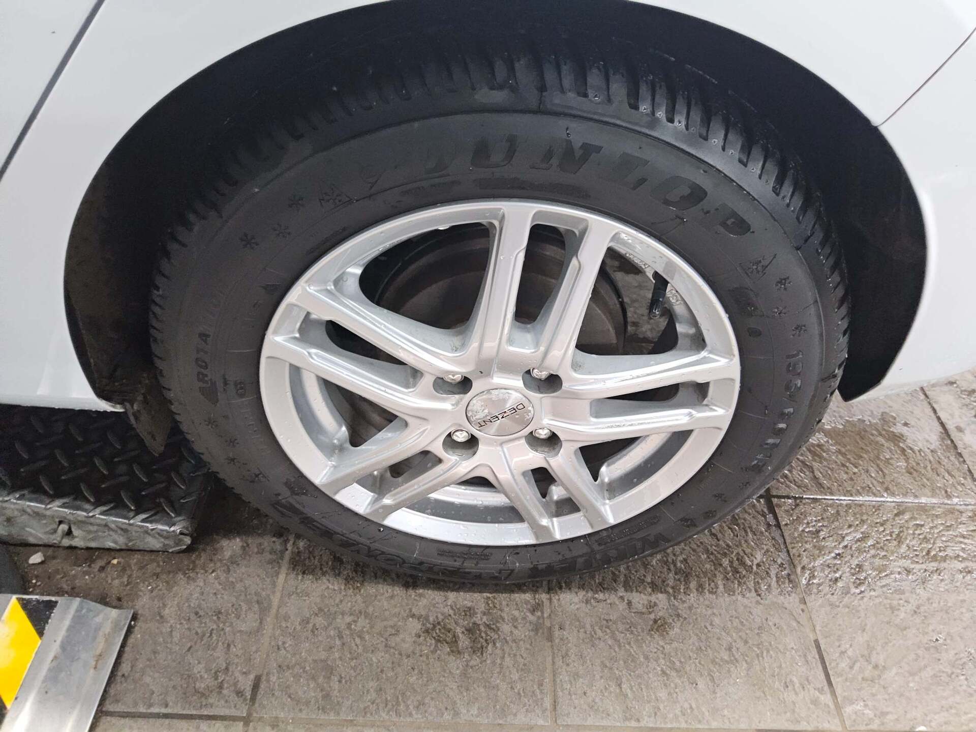 Ford Fiesta 1.0 EB Cool&Connect Navi PDC Tempomat DAB 10