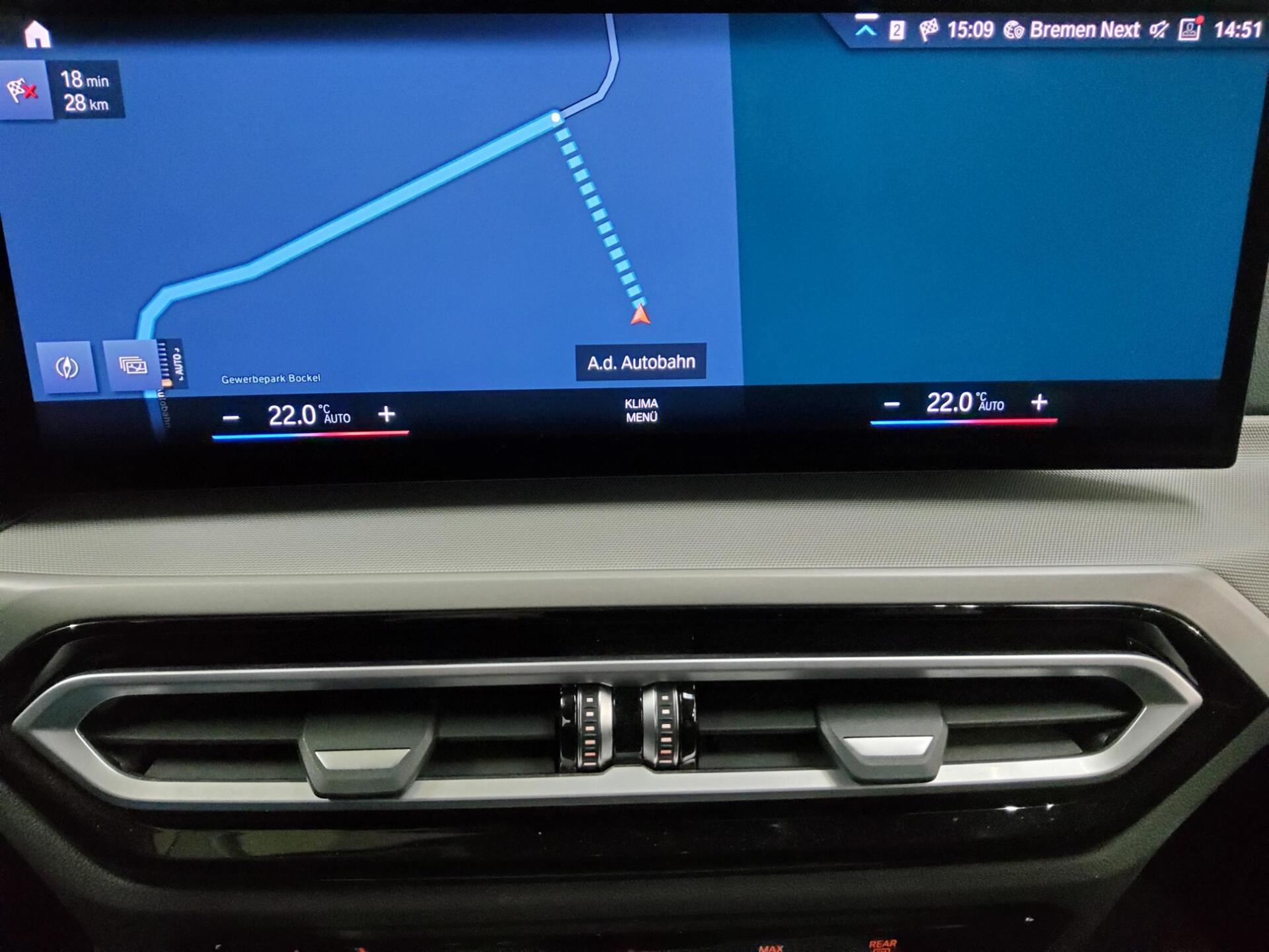 BMW 320dA Touring LCI LC Pro Navi HuD LED Ahk 7