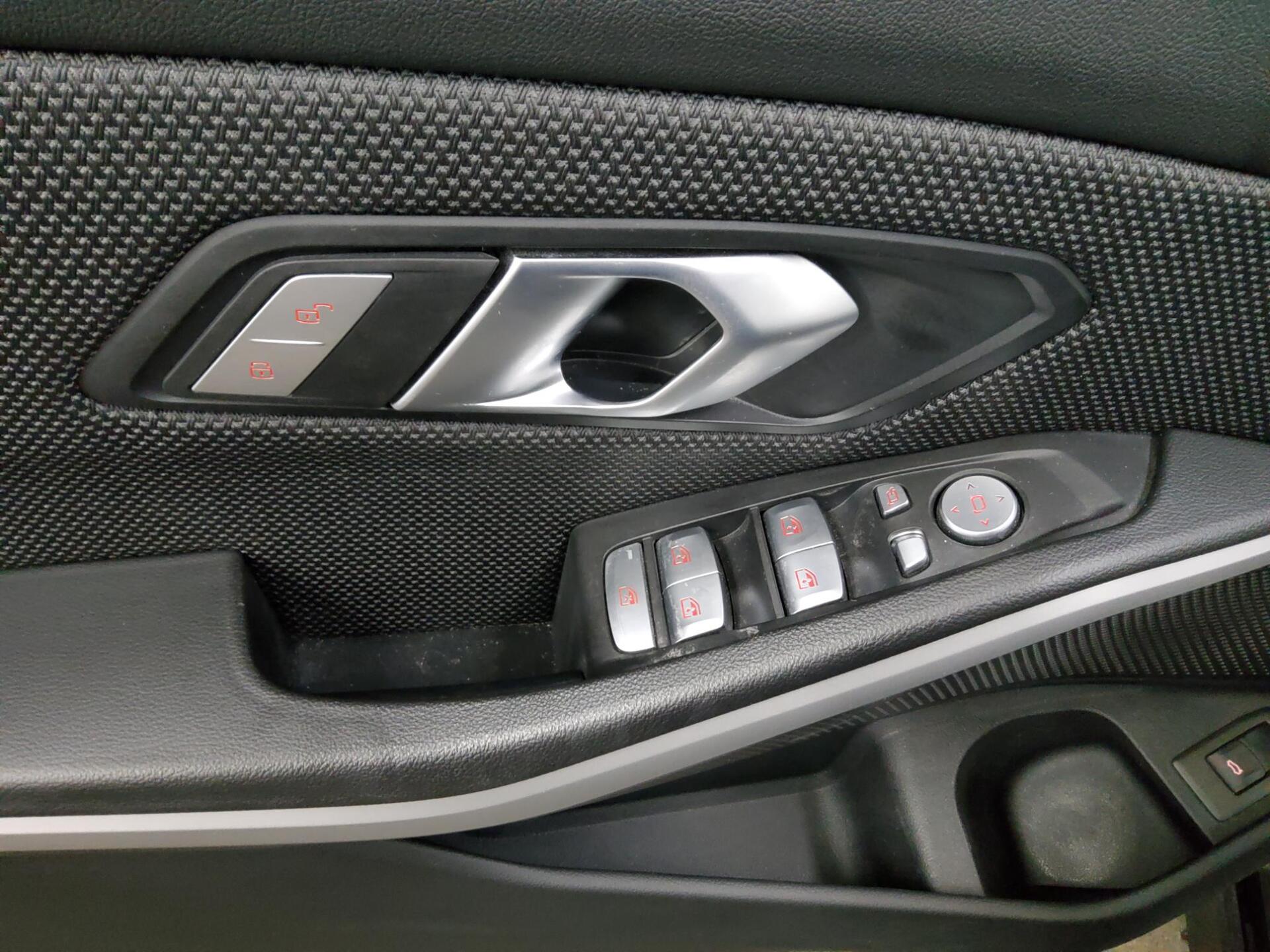 BMW 320dA Touring LCI LC Pro Navi HuD LED Ahk 10