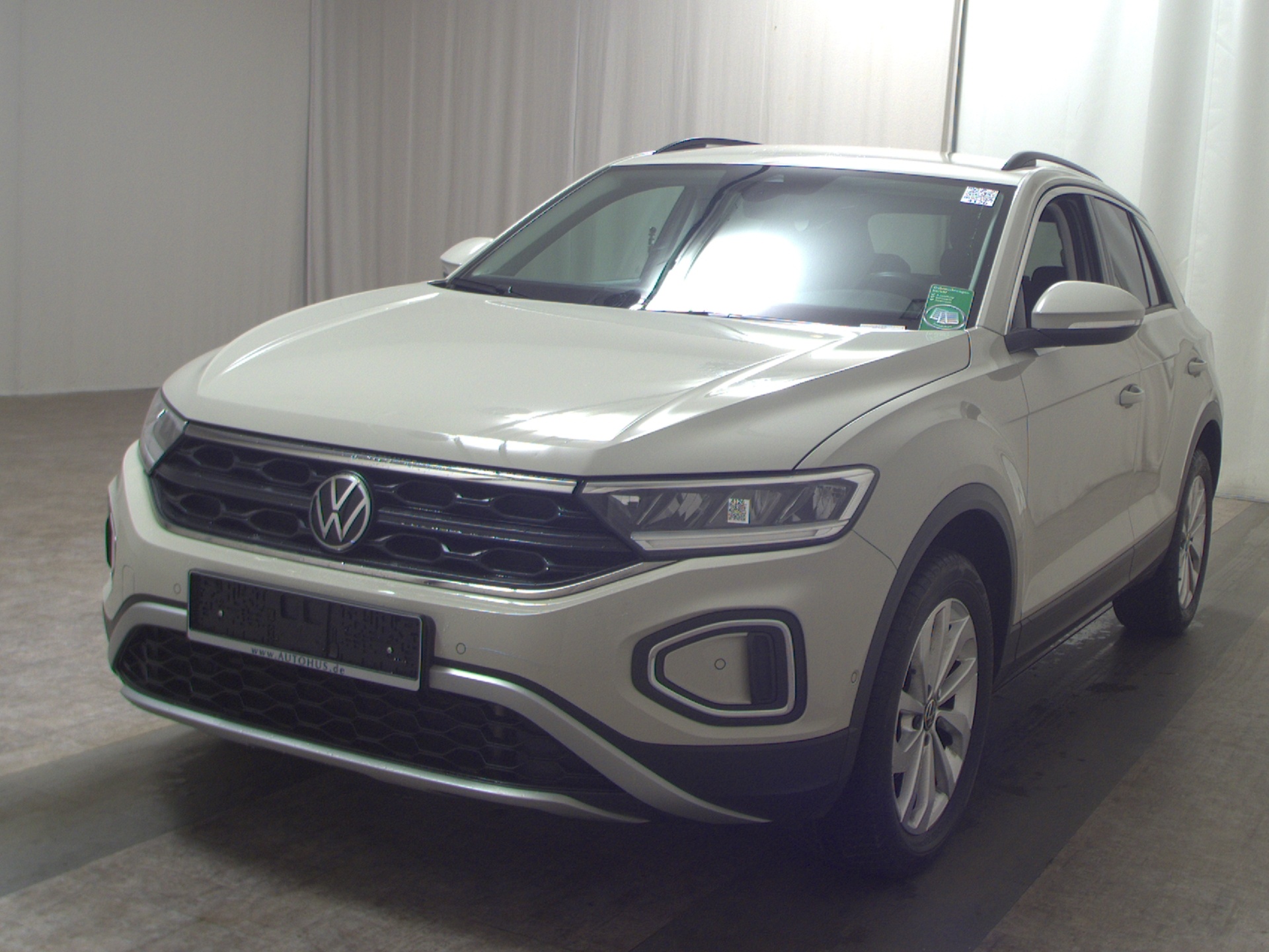 Volkswagen T-Roc 1.5 TSI Life AHK ACC StandHzg DC Nav vorr. 2