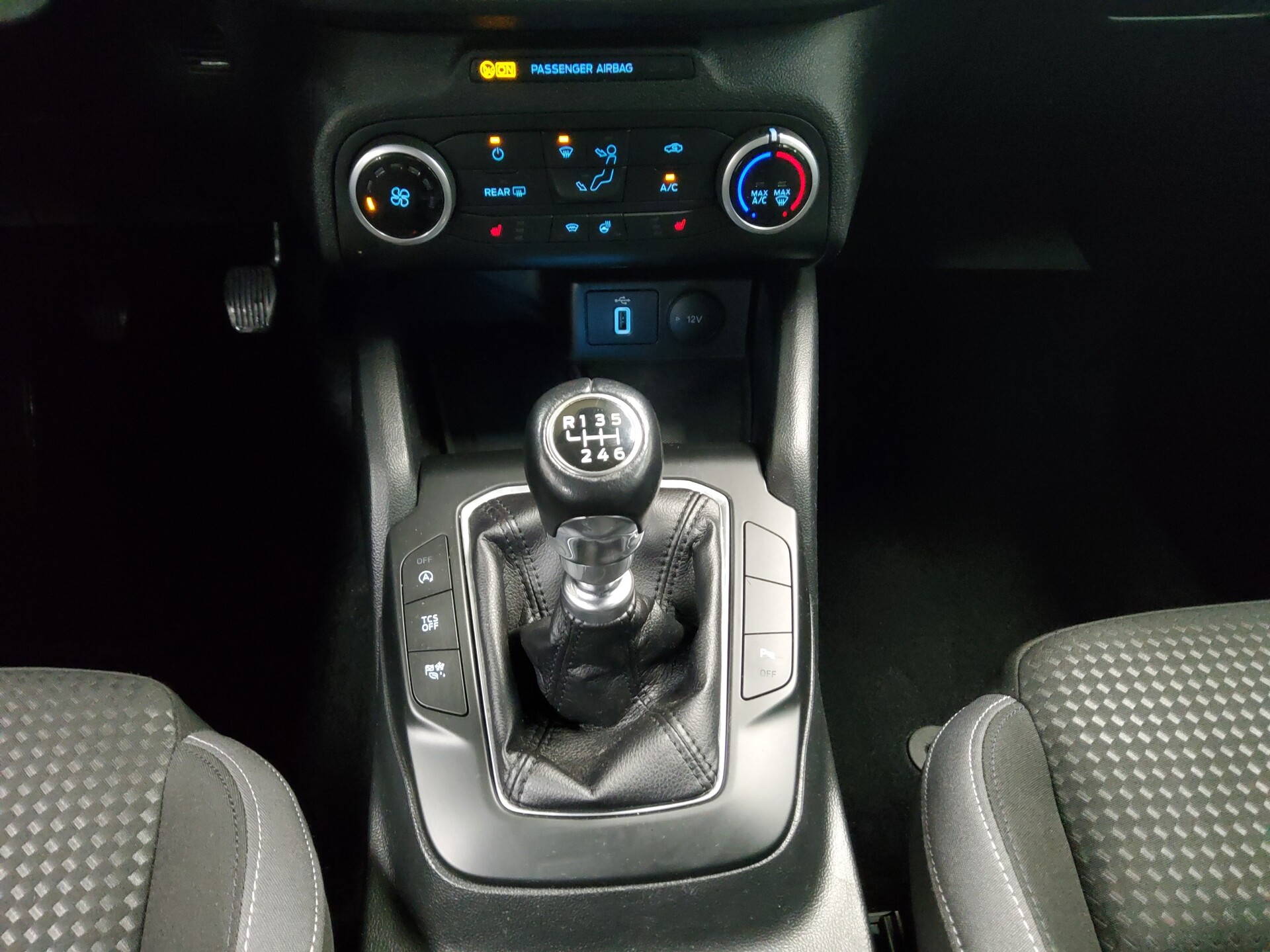 Ford Focus Turnier 2.0 EB Cool&Connect Navi AHK RFK 6