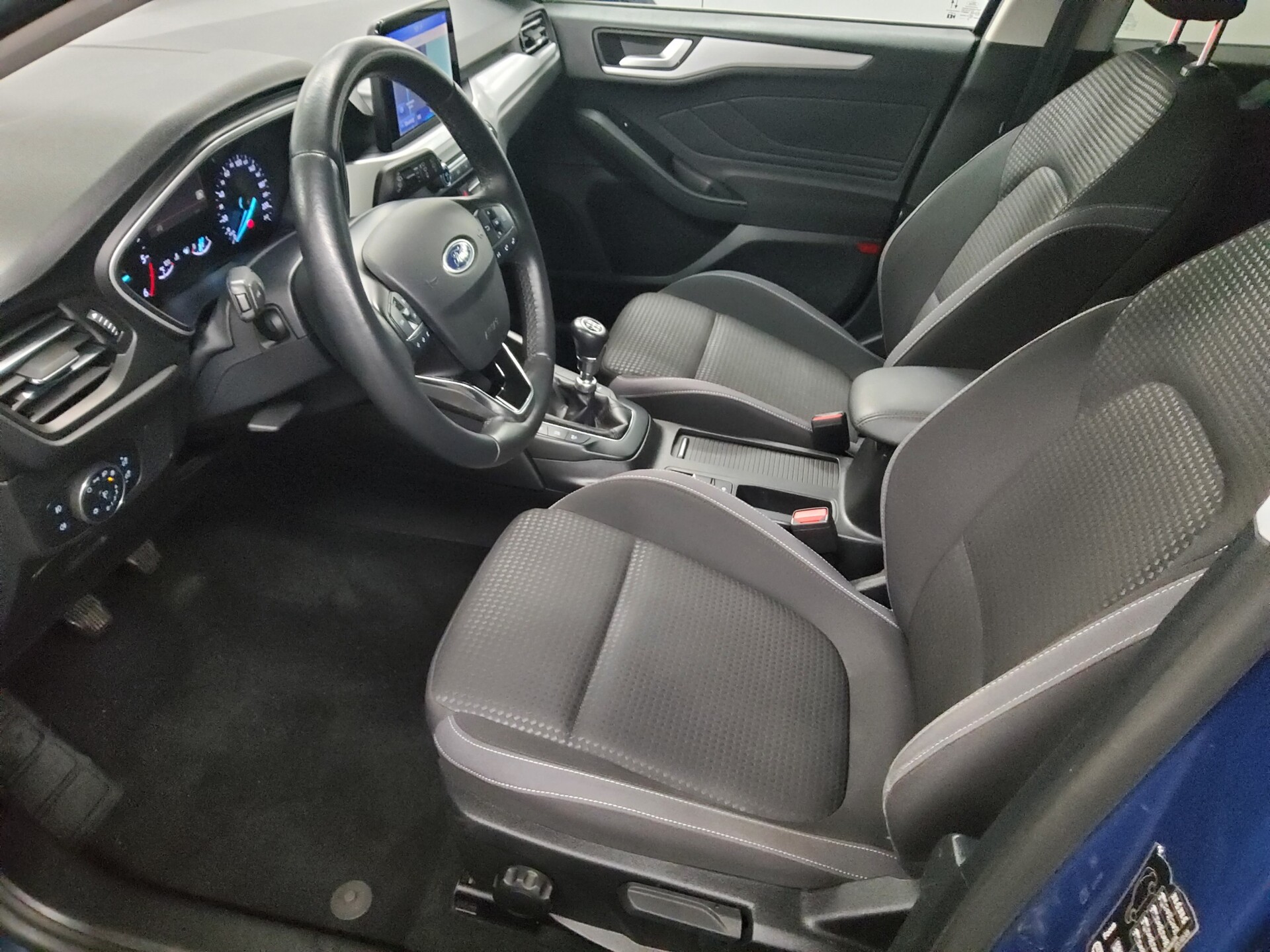 Ford Focus Turnier 2.0 EB Cool&Connect Navi AHK RFK 8