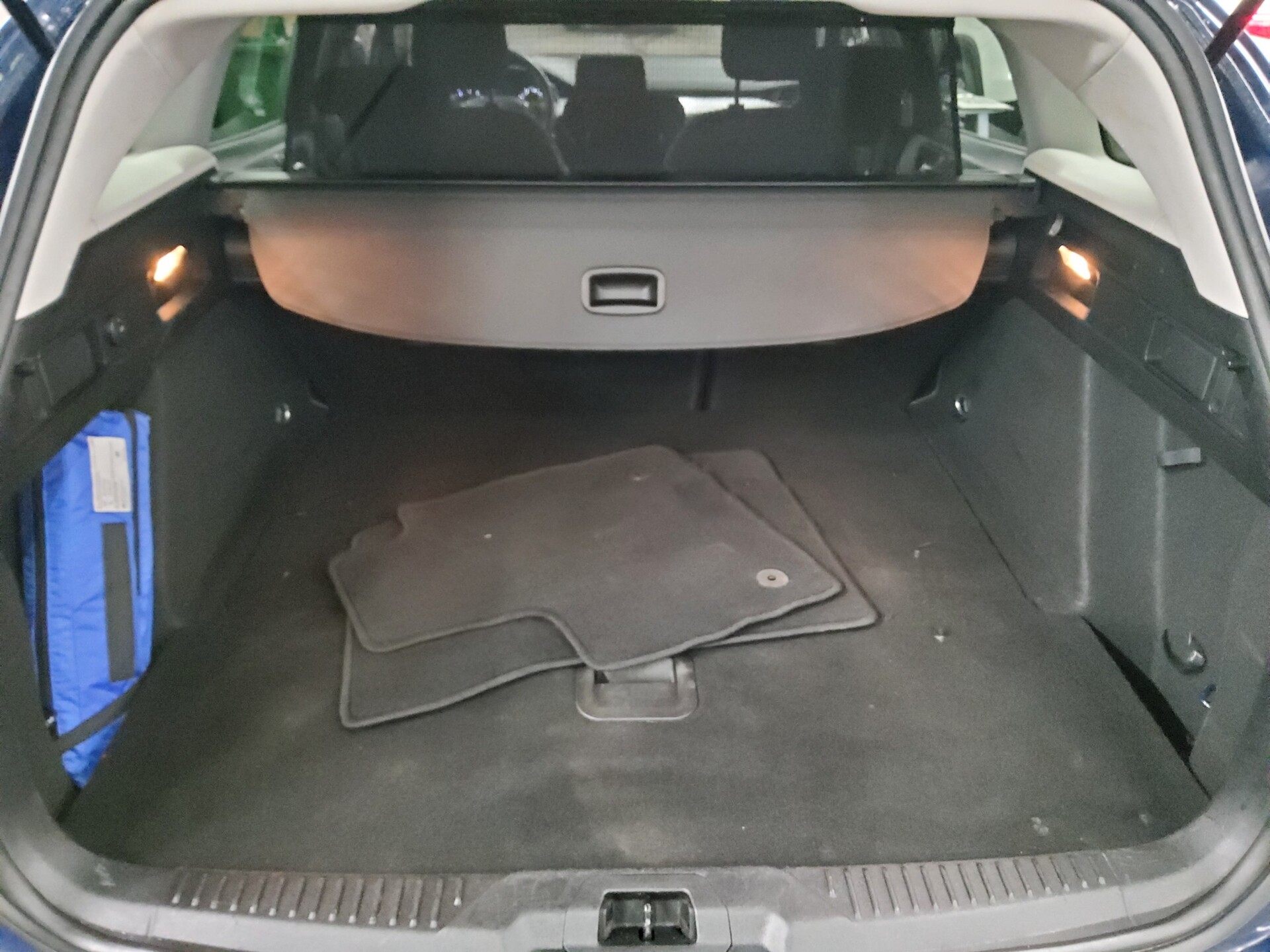 Ford Focus Turnier 2.0 EB Cool&Connect Navi AHK RFK 11