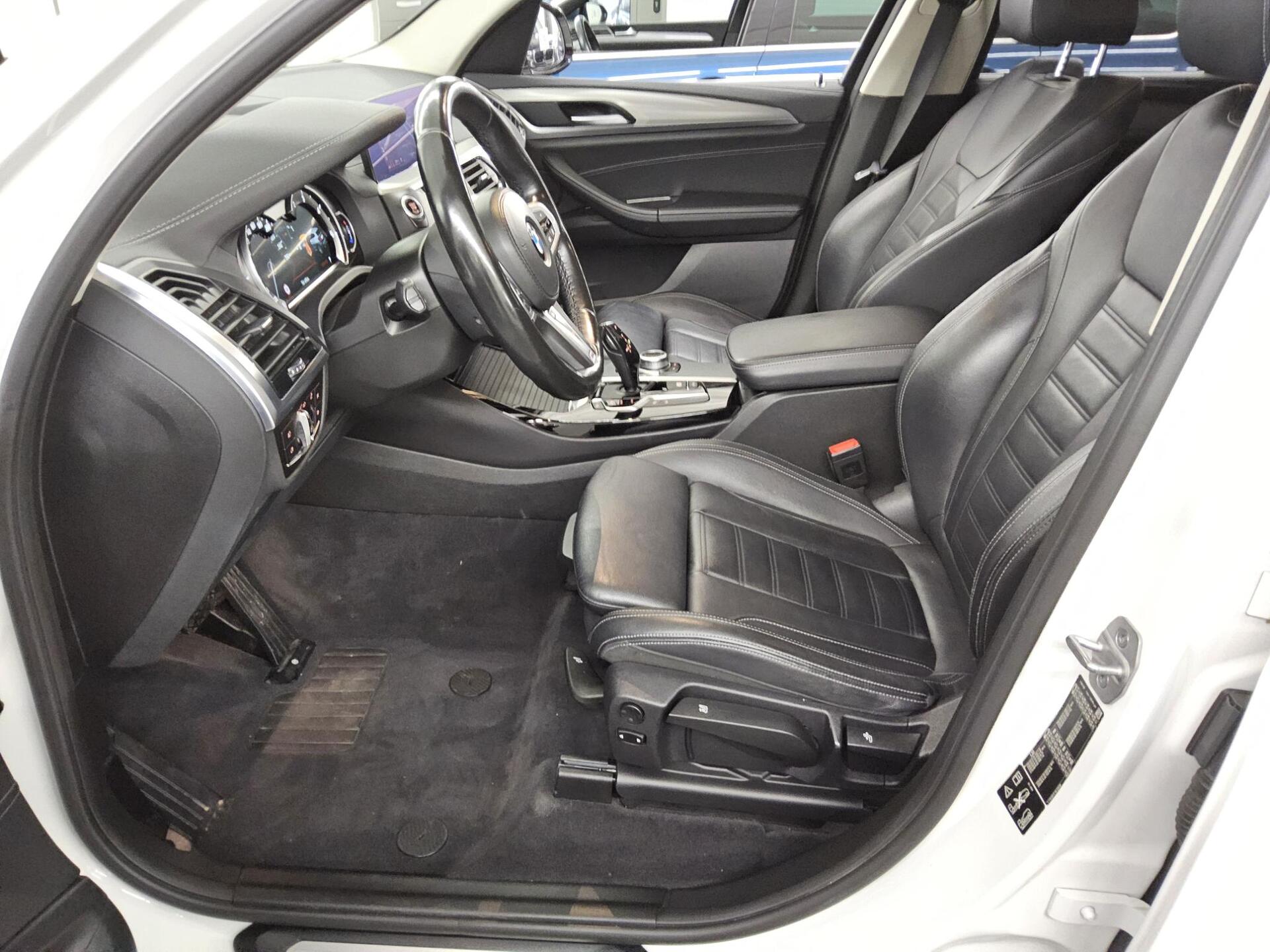 BMW X3 xDrive20d X-Line Leder Navi LED+ HuD HiFi AHK 8