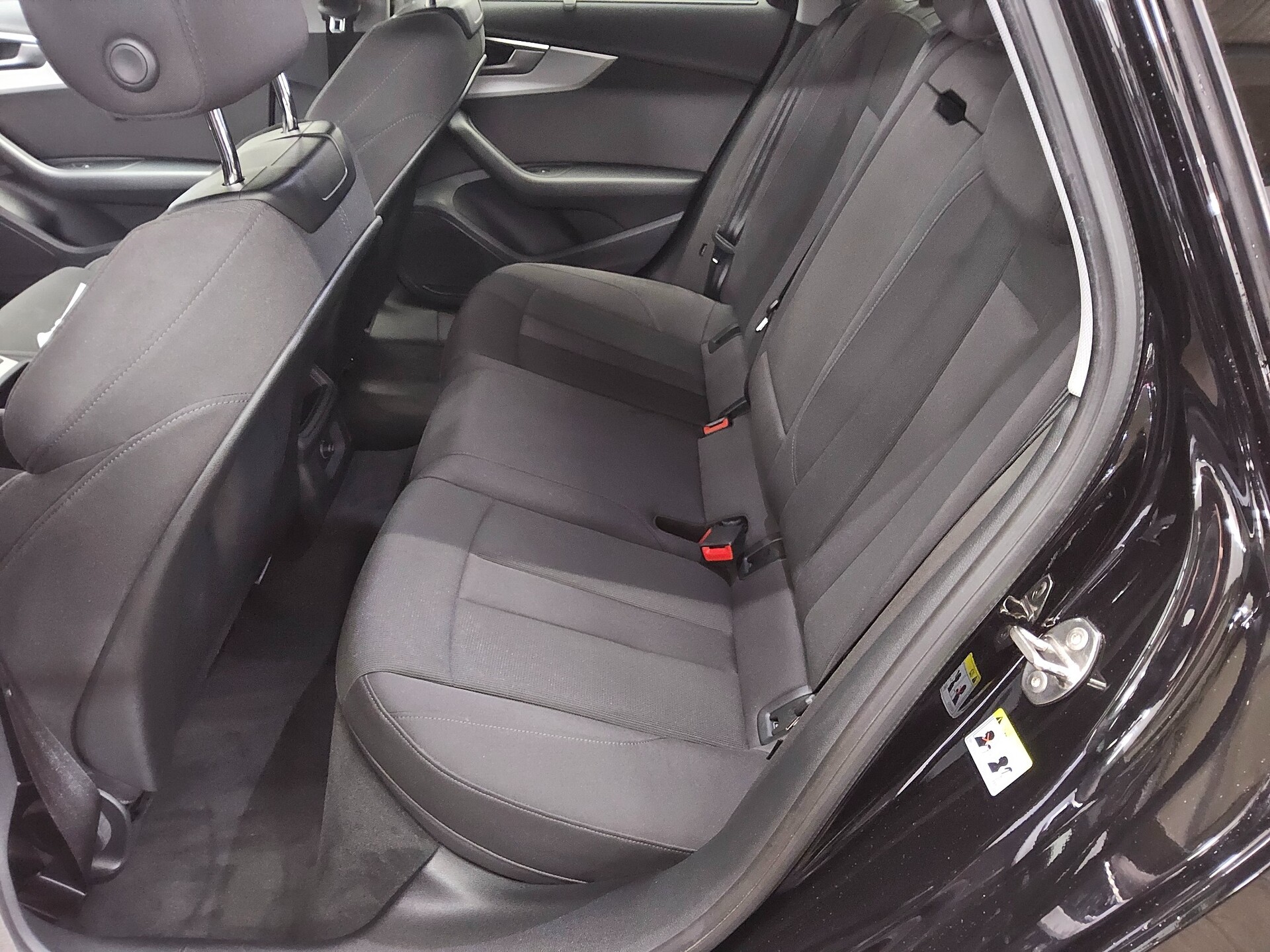 Audi A4 Avant 30 TDI Navi LED PDC Klima 13