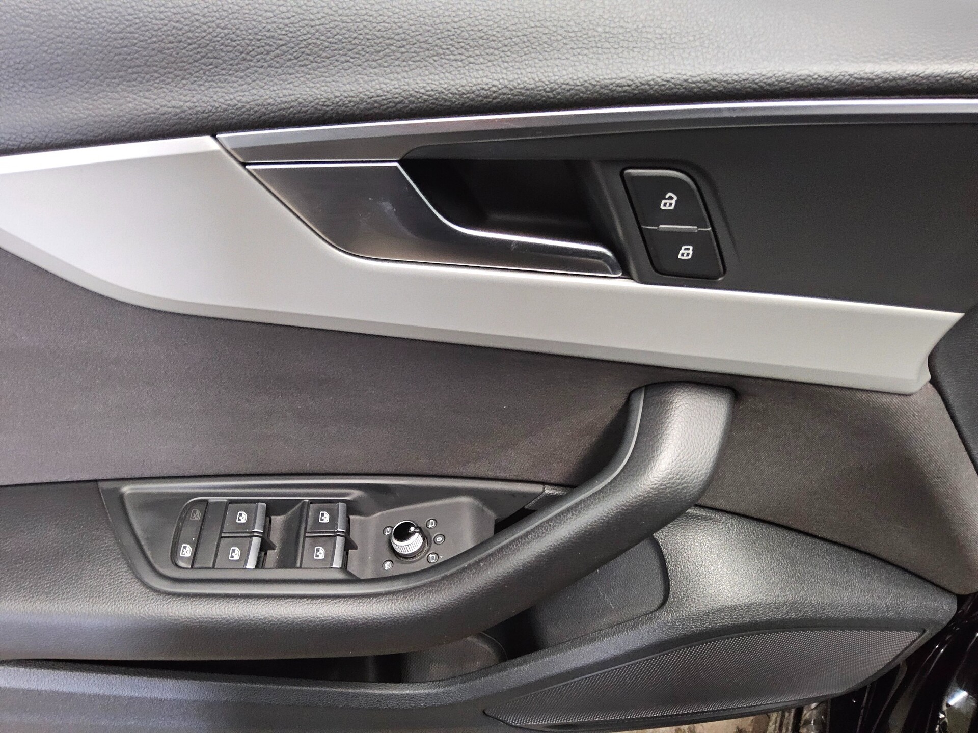 Audi A4 Avant 30 TDI Navi LED PDC Klima 9