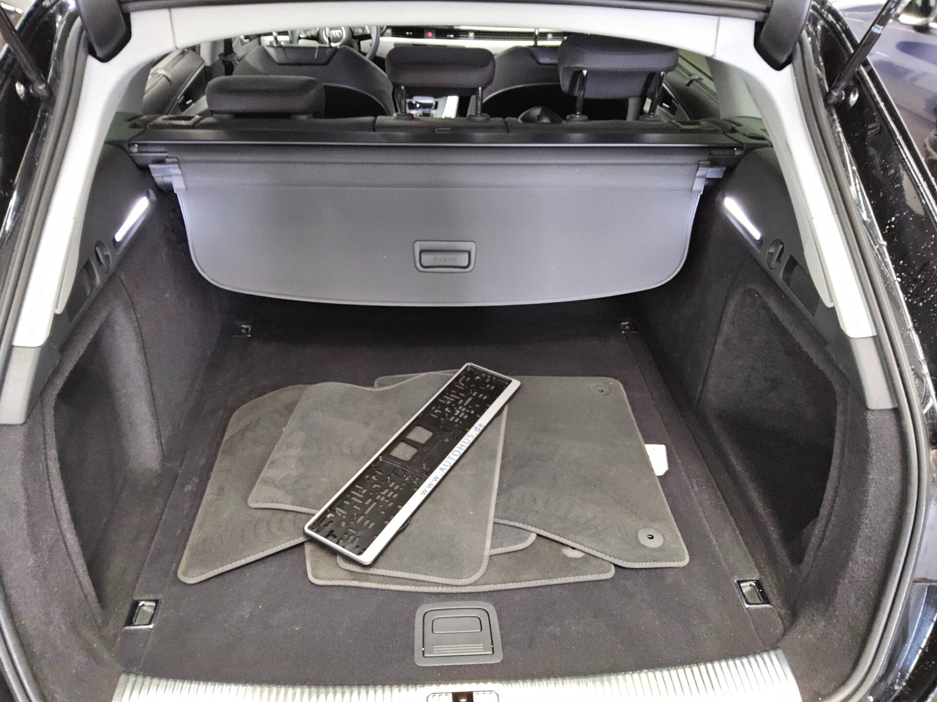 Audi A4 Avant 30 TDI Navi LED PDC Klima 11