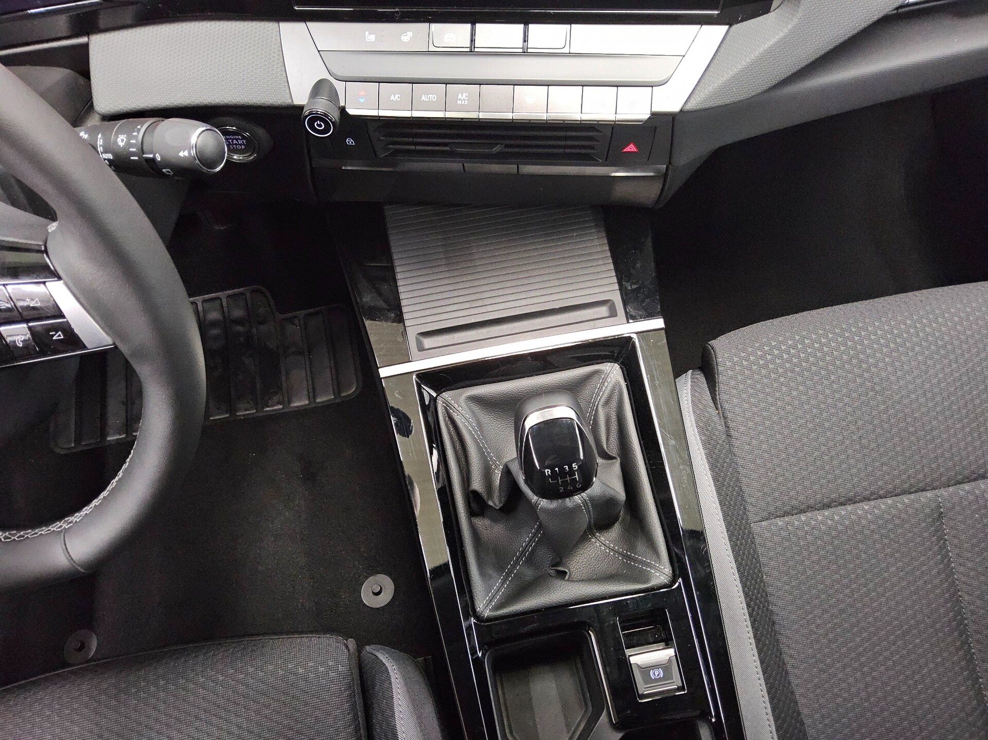 Opel Astra ST 1.2 Turbo Business Ed. DC SHZ LED 6