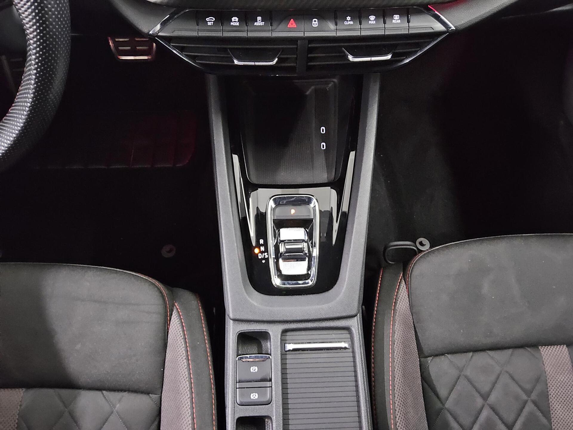 Skoda Octavia Kombi 1.4 TSI iV RS Navi LED vc ACC HuD 6