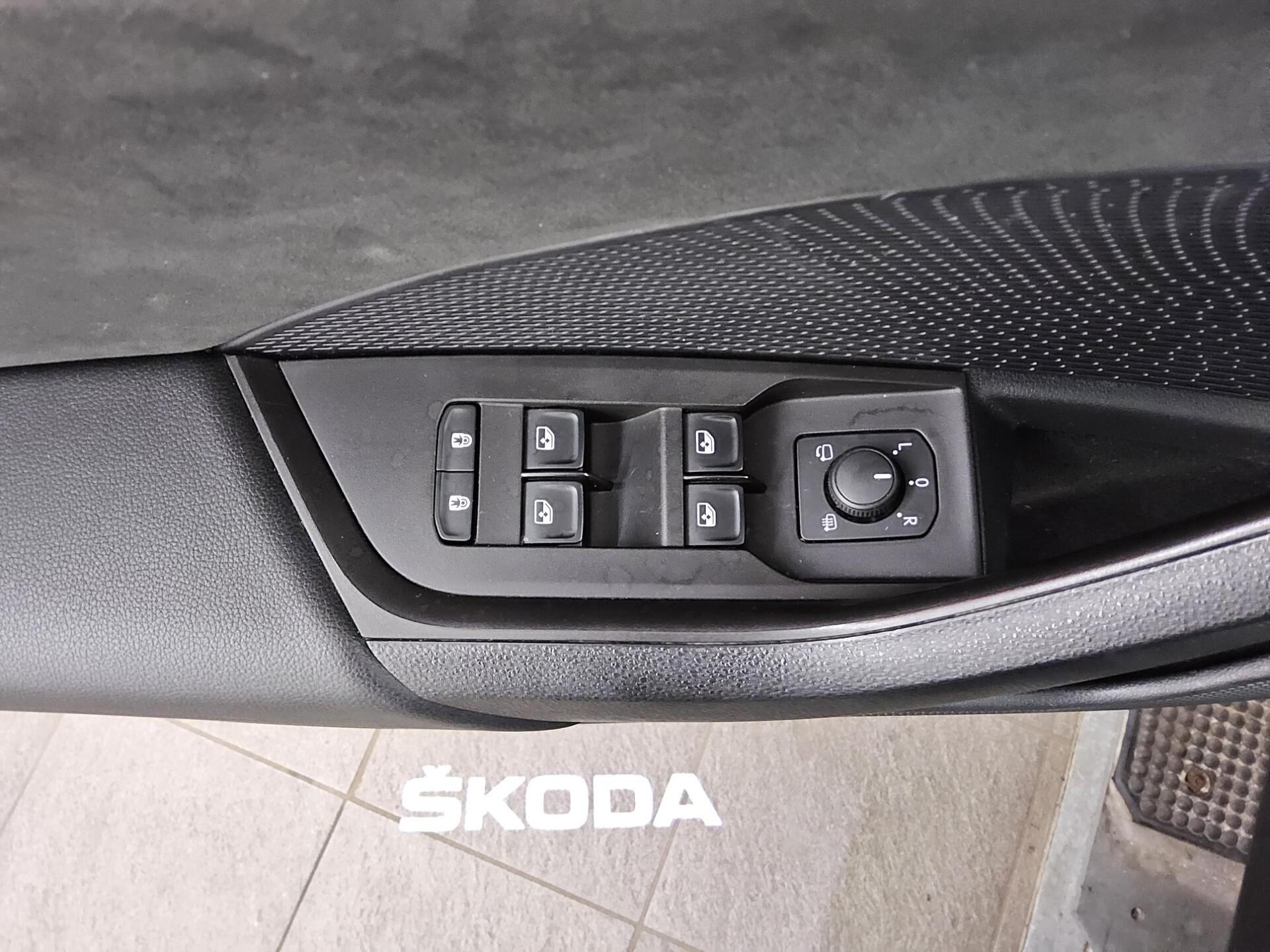 Skoda Octavia Kombi 1.4 TSI iV RS Navi LED vc ACC HuD 10