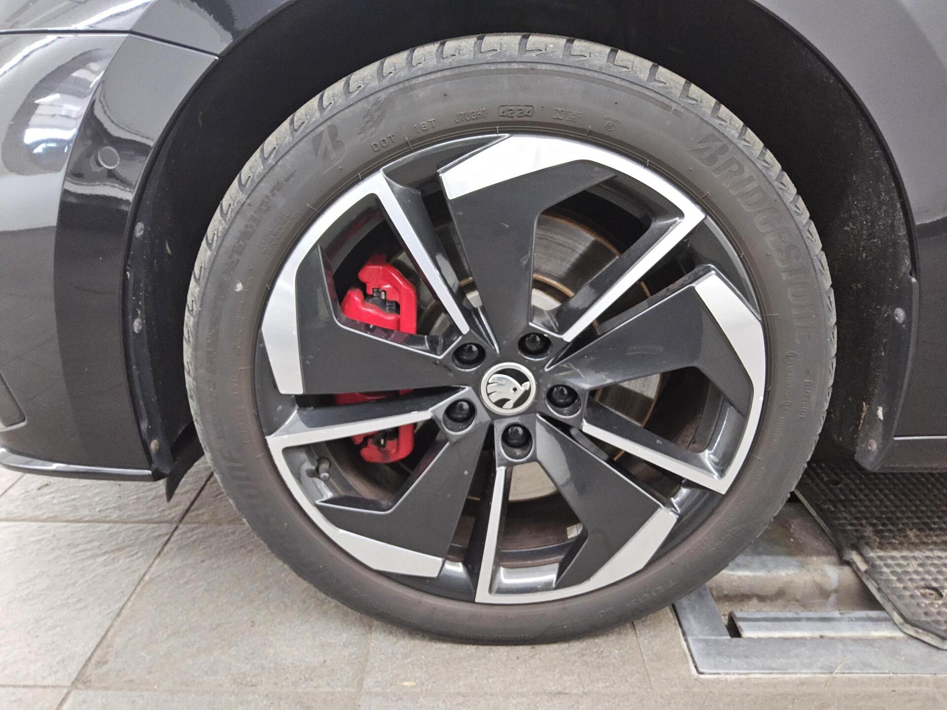 Skoda Octavia Kombi 1.4 TSI iV RS Navi LED vc ACC HuD 11