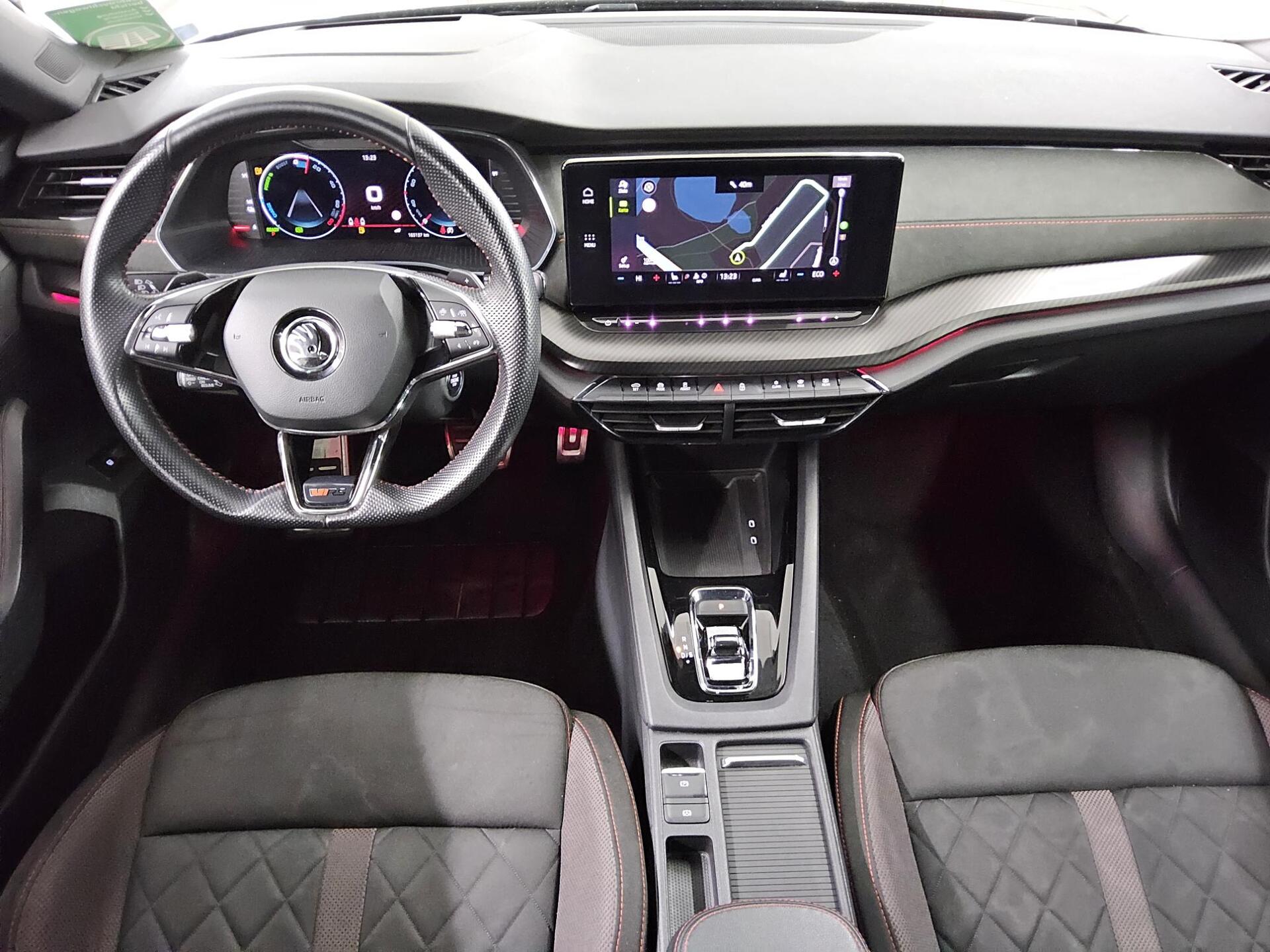 Skoda Octavia Kombi 1.4 TSI iV RS Navi LED vc ACC HuD 5