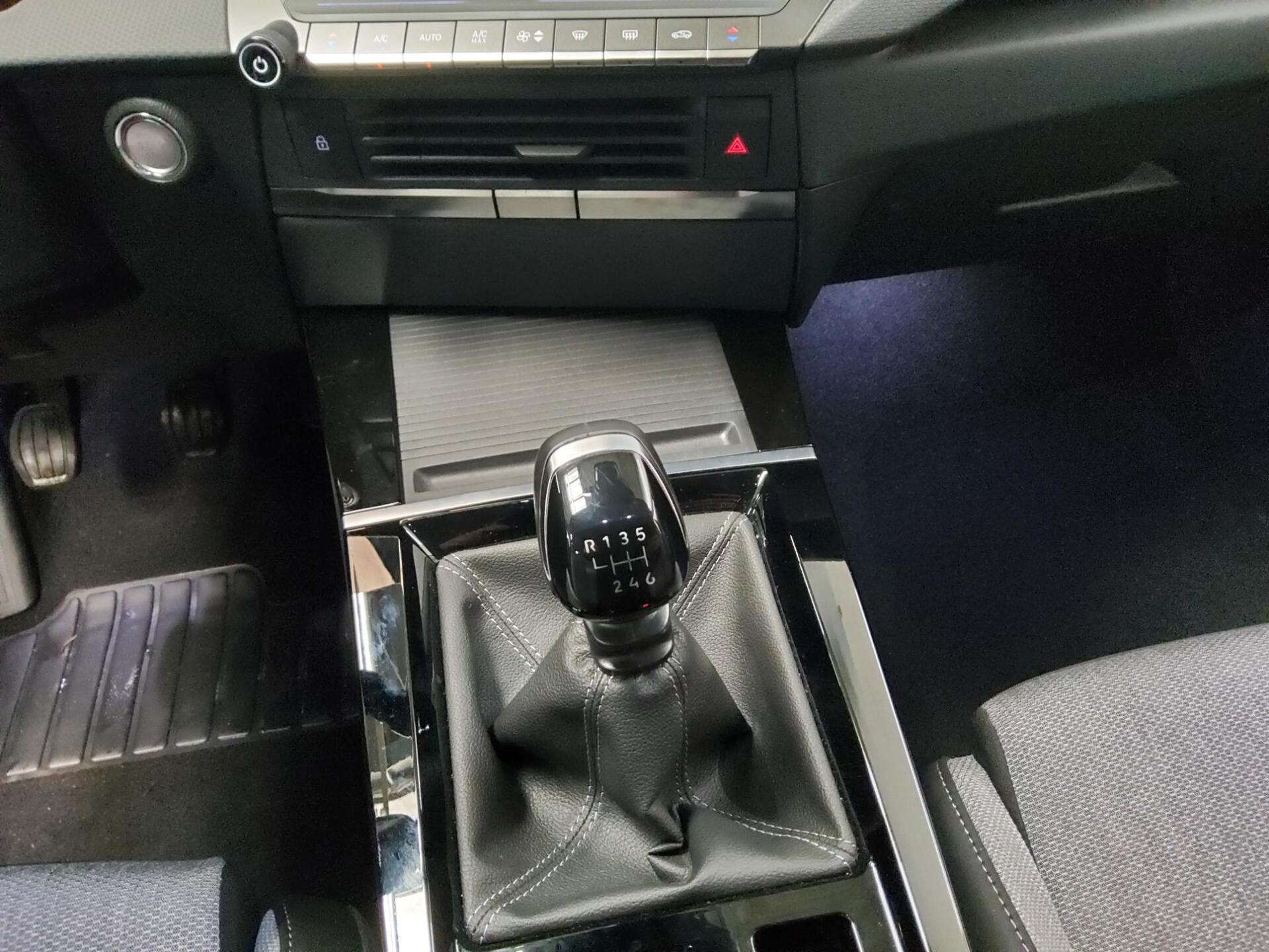 Opel Astra ST 1.2 Turbo Business Elegance Nav LED RFK 6