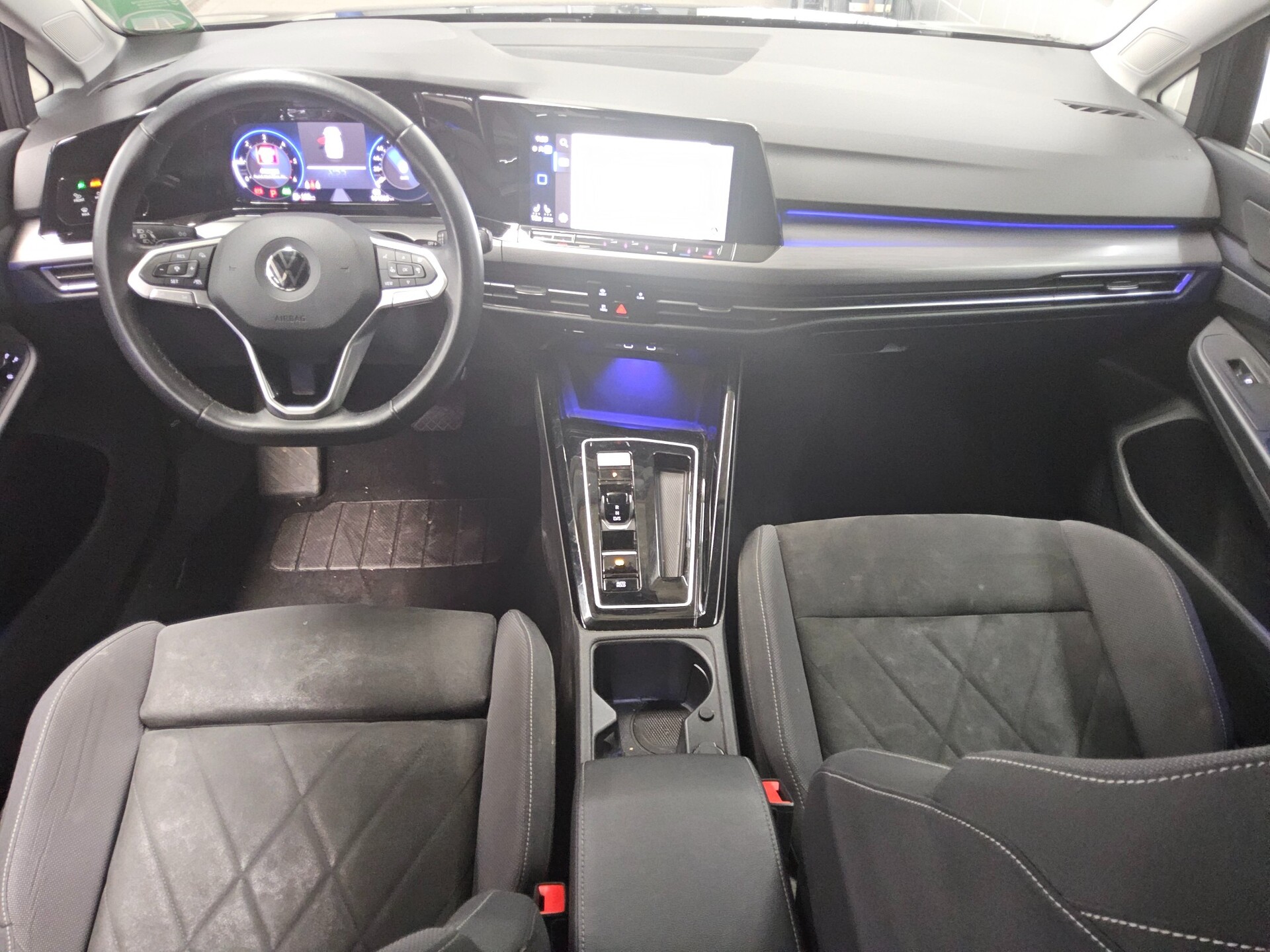 Volkswagen Golf-8 Var. 2.0 TDI Style Navi LED ACC DC AHK 5