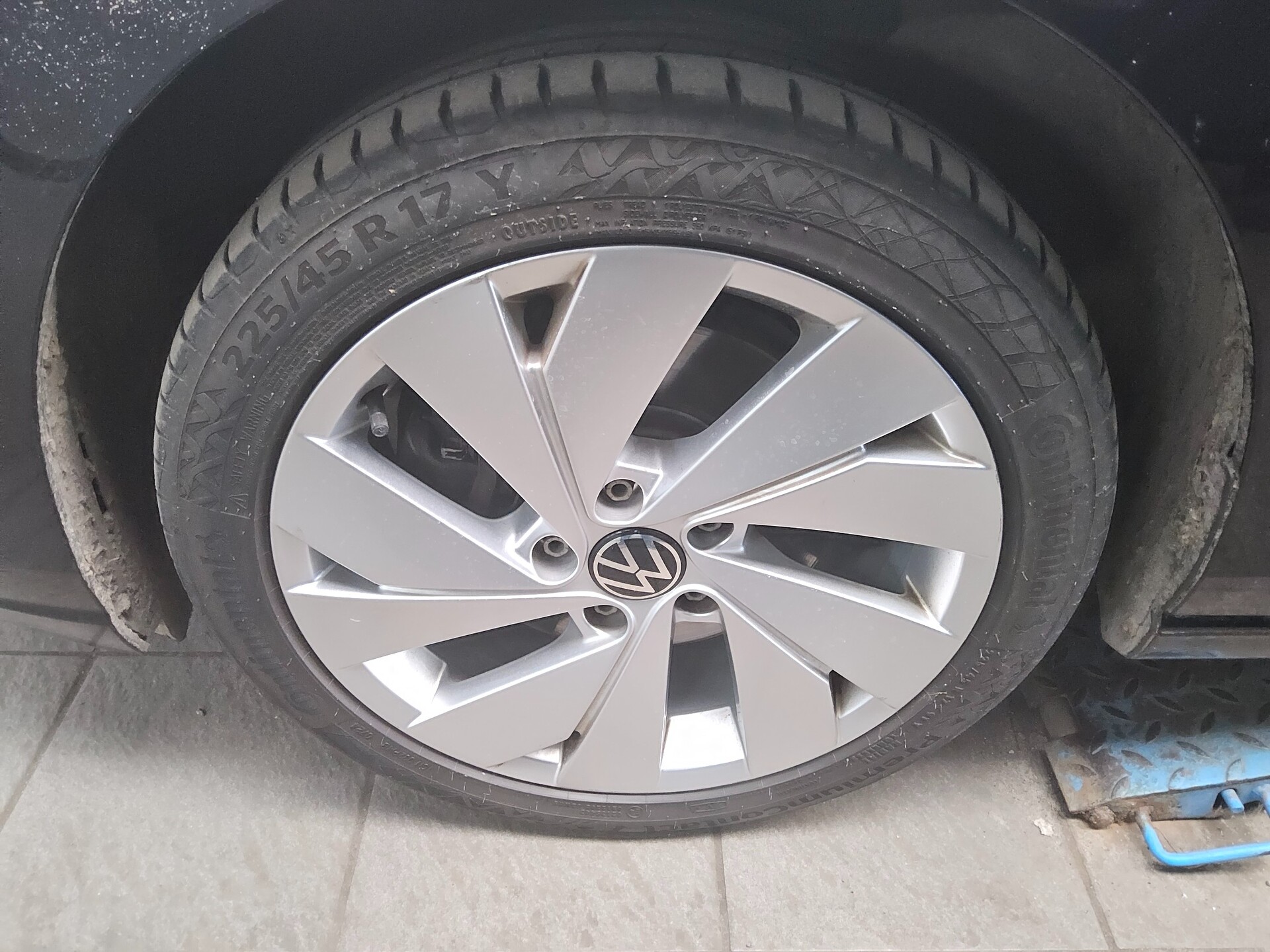 Volkswagen Golf-8 Var. 2.0 TDI Style Navi LED ACC DC AHK 11