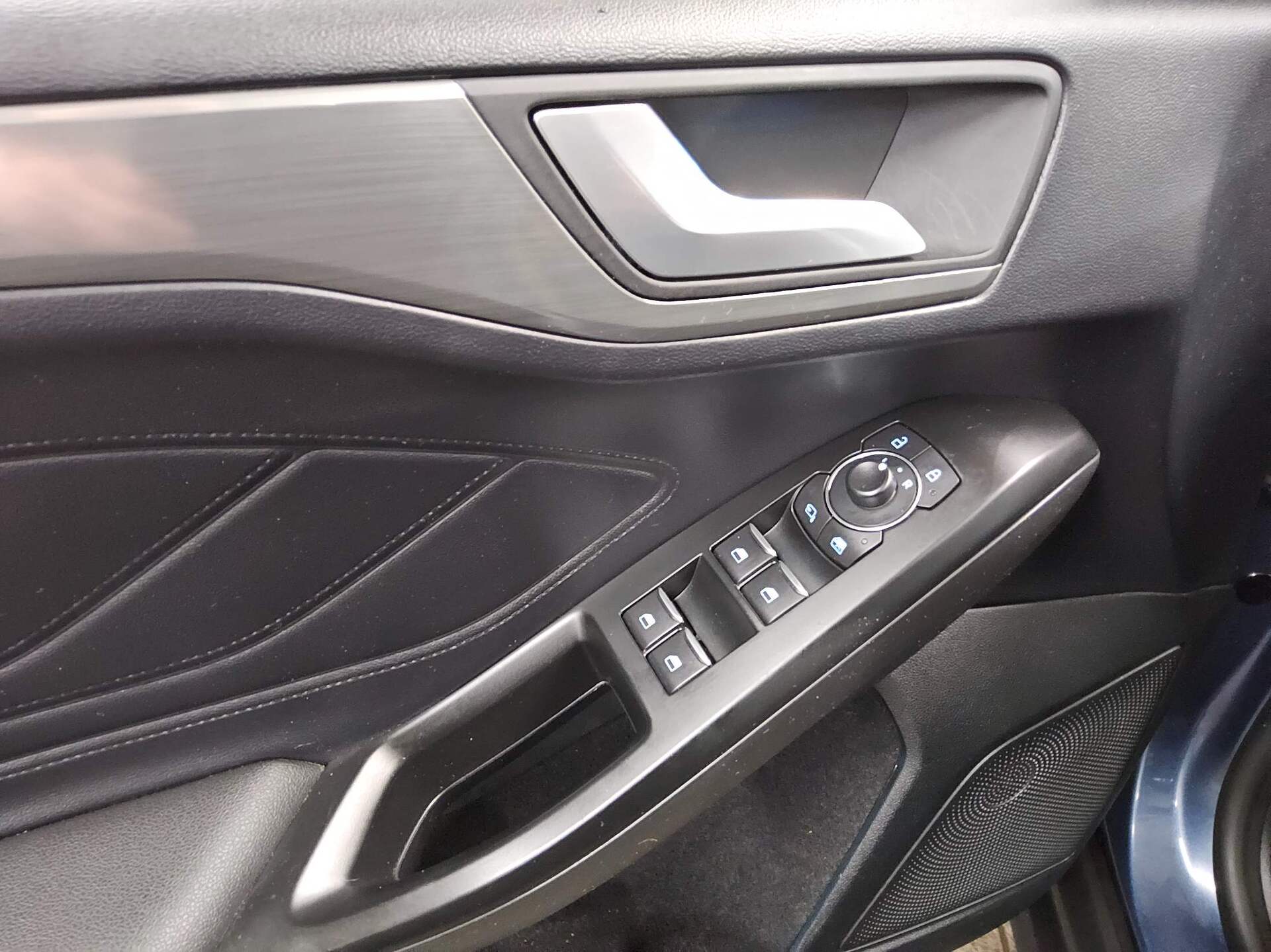 Ford Focus Turnier 1.0 EB Titanium Navi LED RFK 9