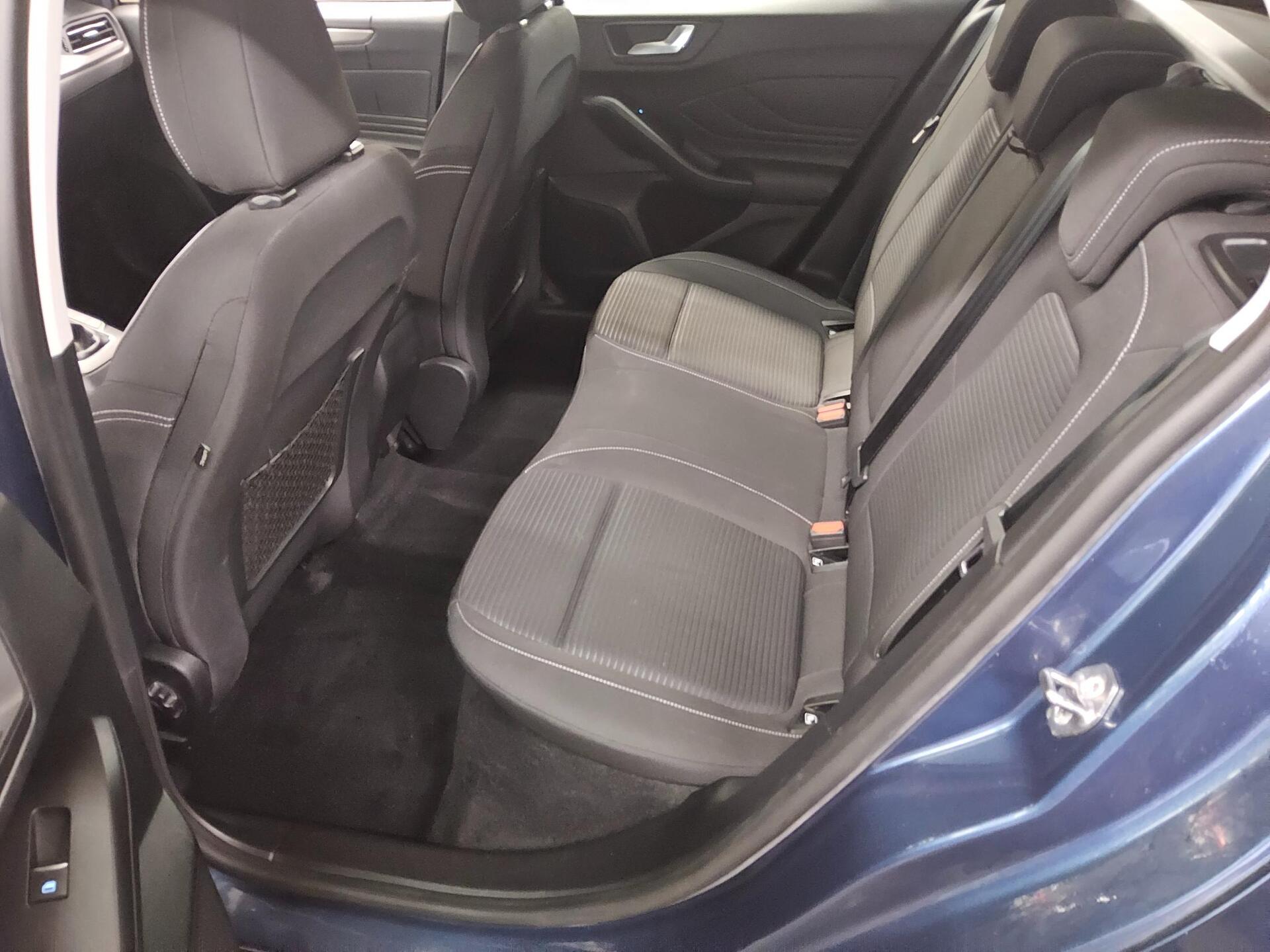 Ford Focus Turnier 1.0 EB Titanium Navi LED RFK 12