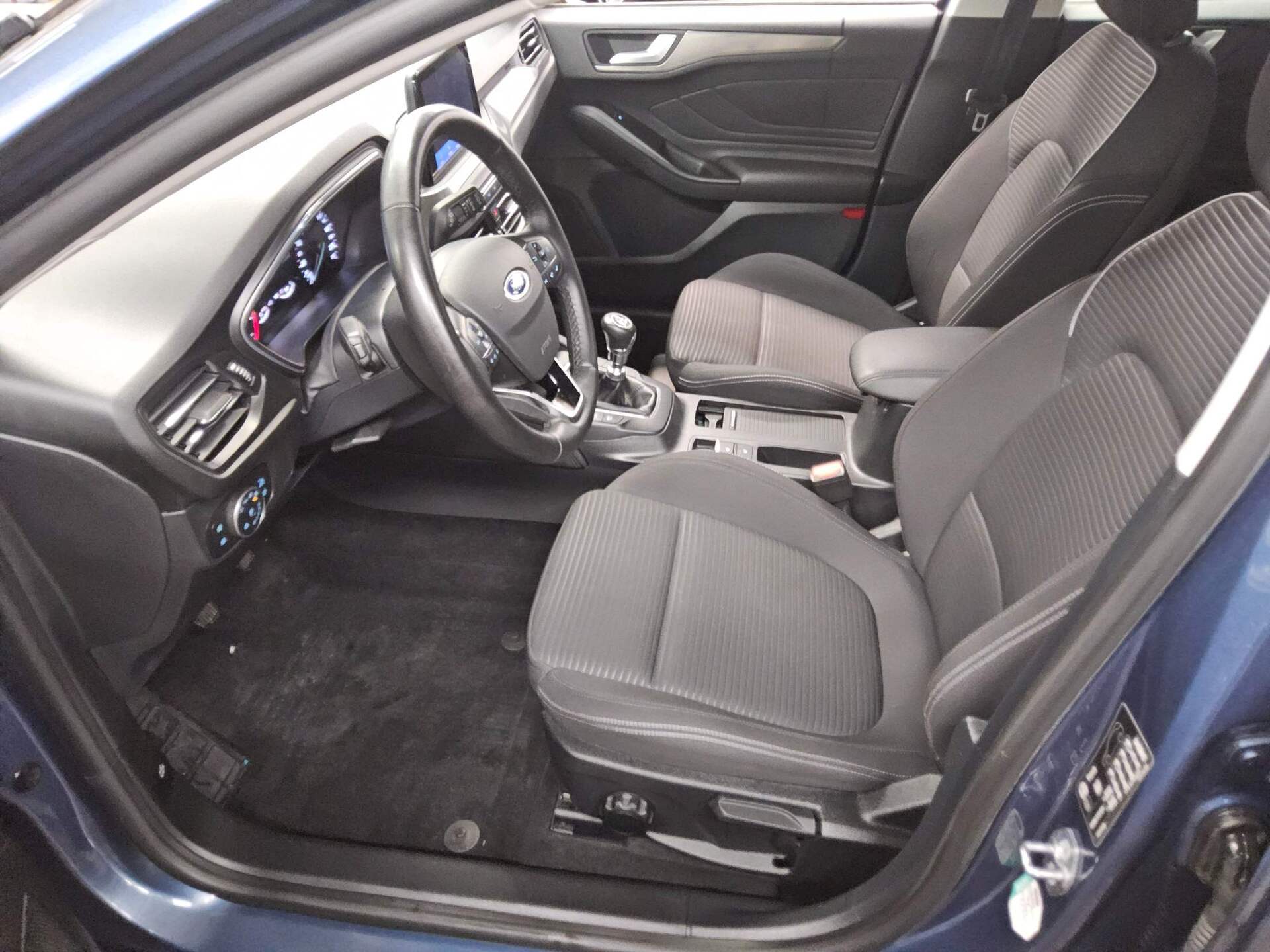 Ford Focus Turnier 1.0 EB Titanium Navi LED RFK 8