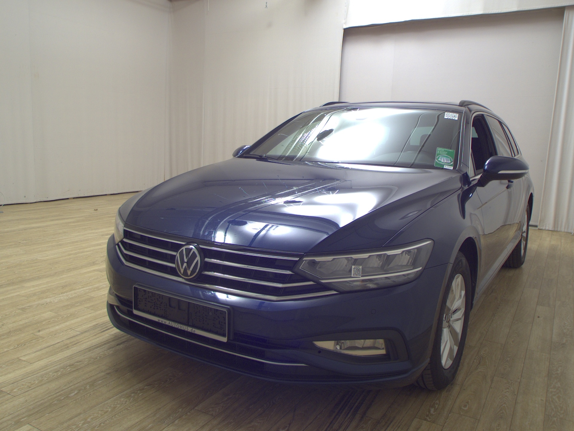 Volkswagen Passat Var. 2.0 TDI Business Navi LED Pano RFK 2