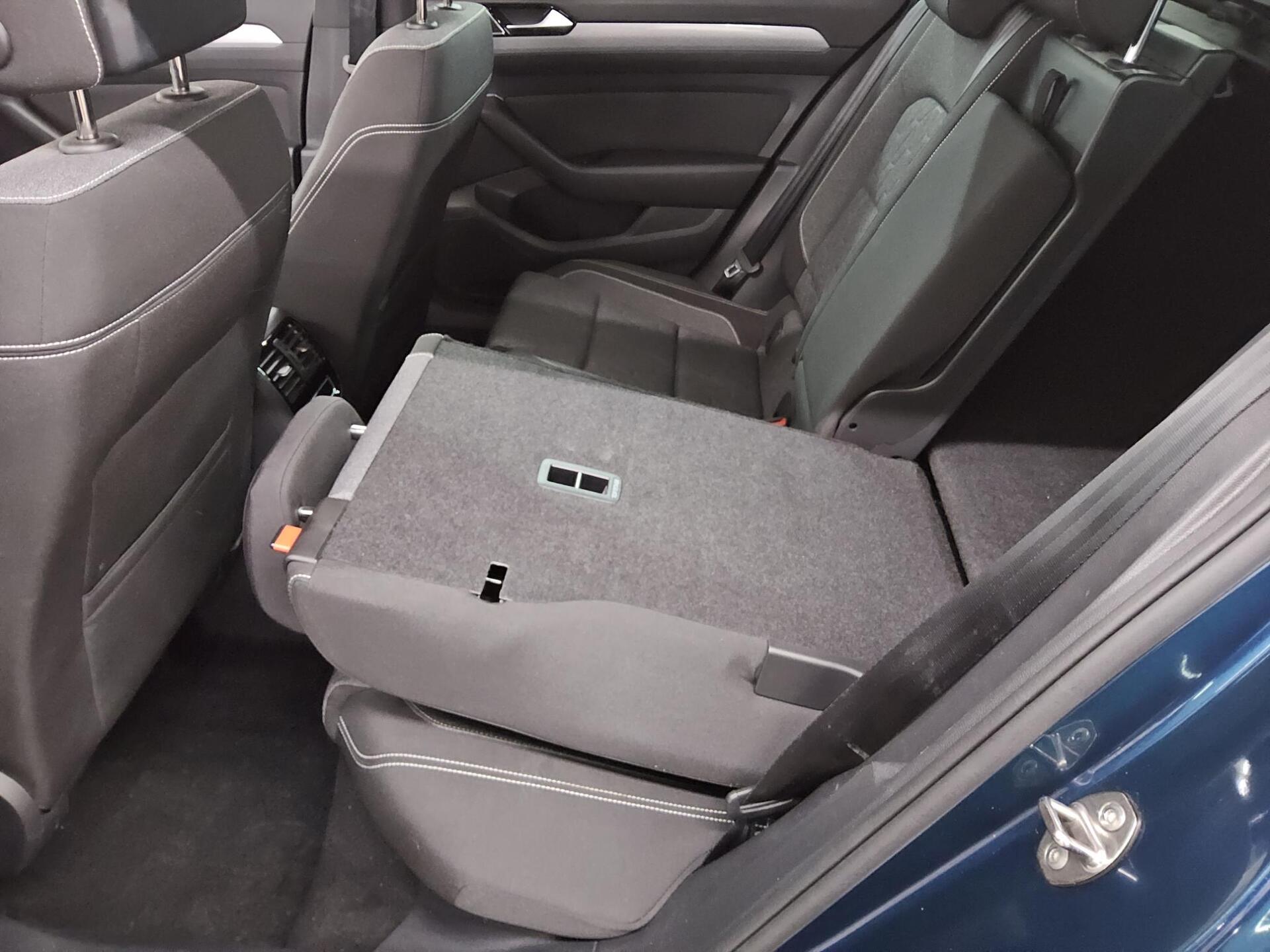 Volkswagen Passat Var. 2.0 TDI Business Navi LED Pano RFK 13