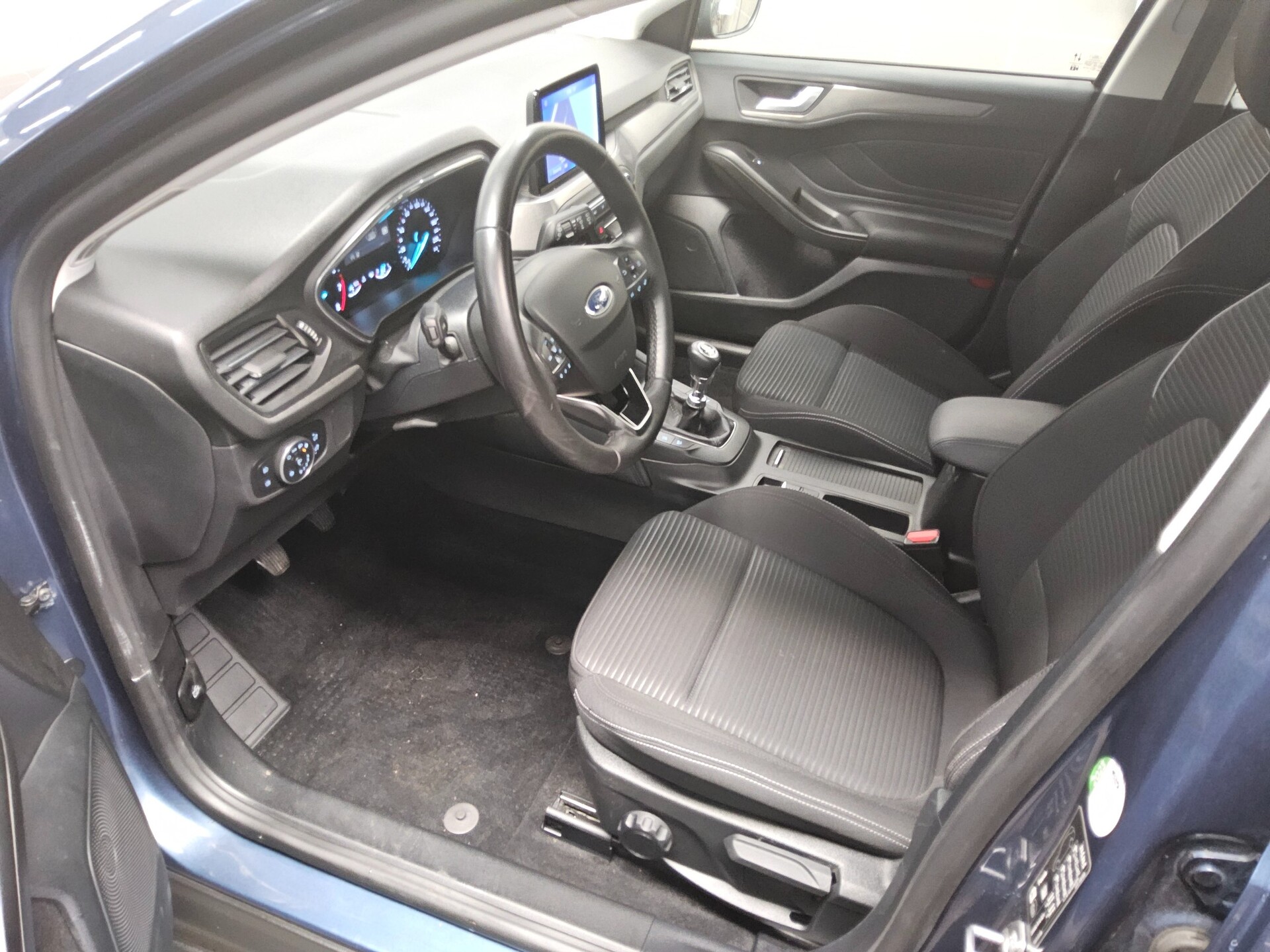 Ford Focus Turnier 1.0 EB Titanium Navi LED RFK PDC 8