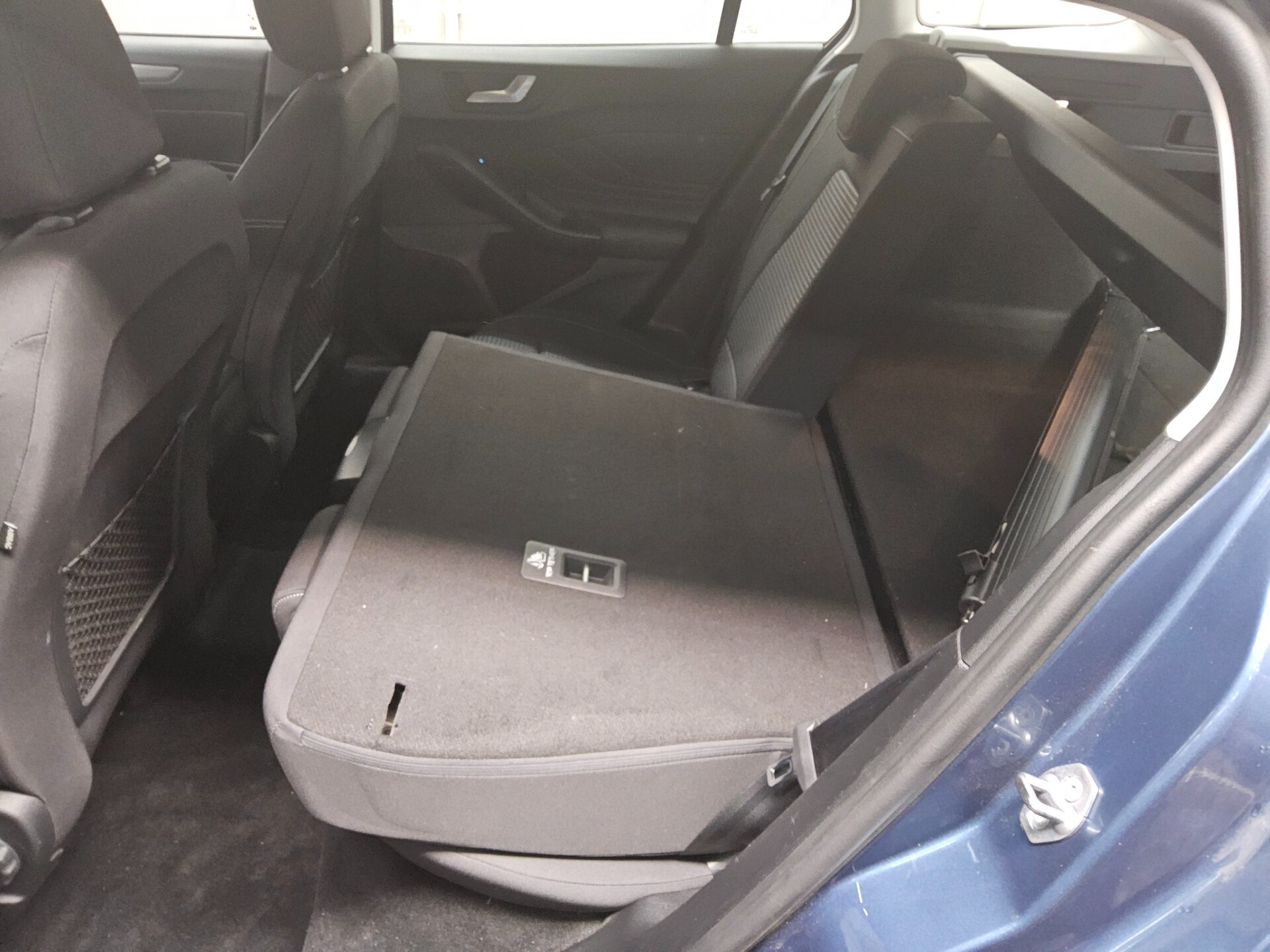 Ford Focus Turnier 1.0 EB Titanium Navi LED RFK PDC 12