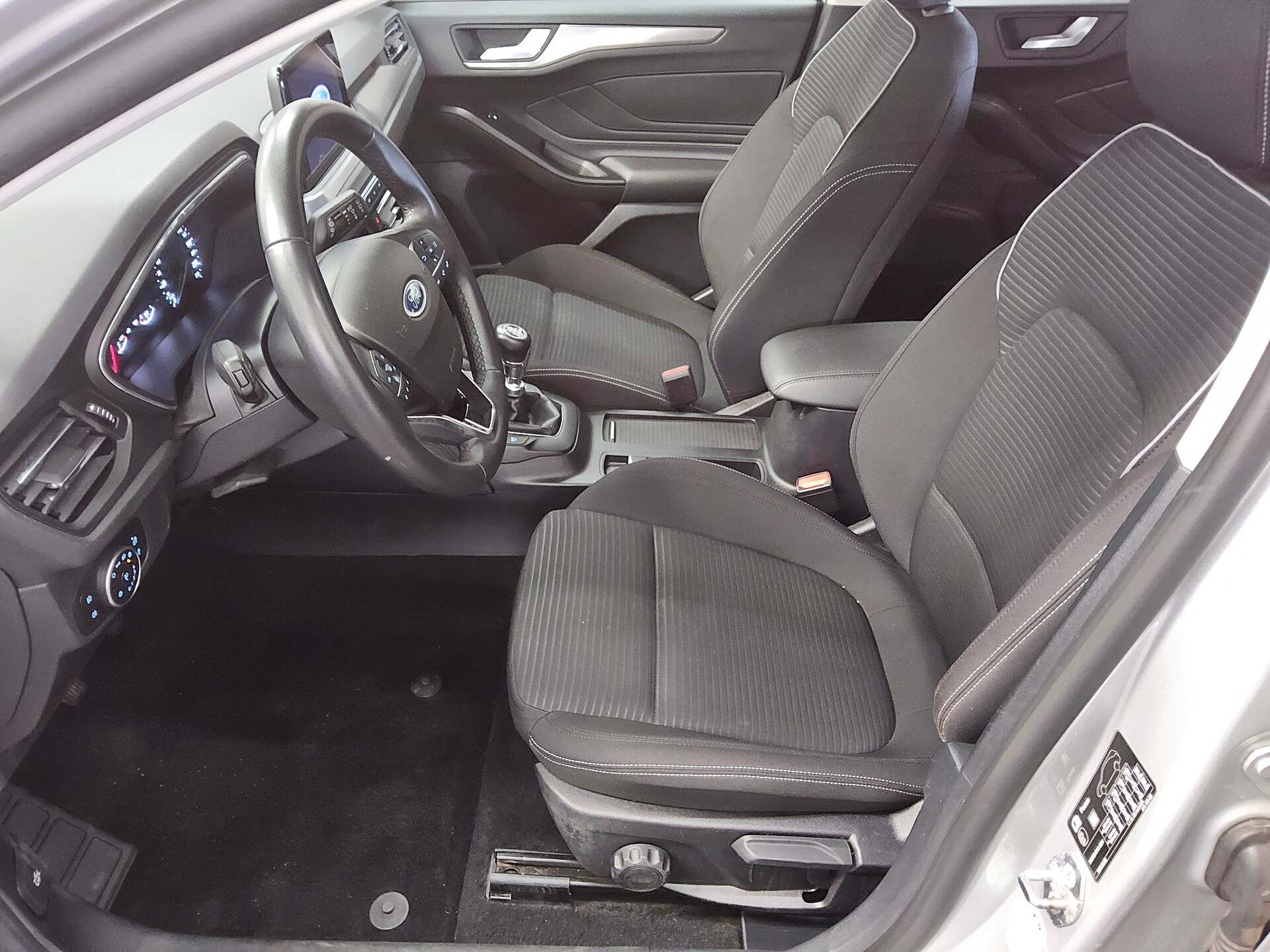 Ford Focus Turnier 1.0 EB Titanium Navi LED RFK 8