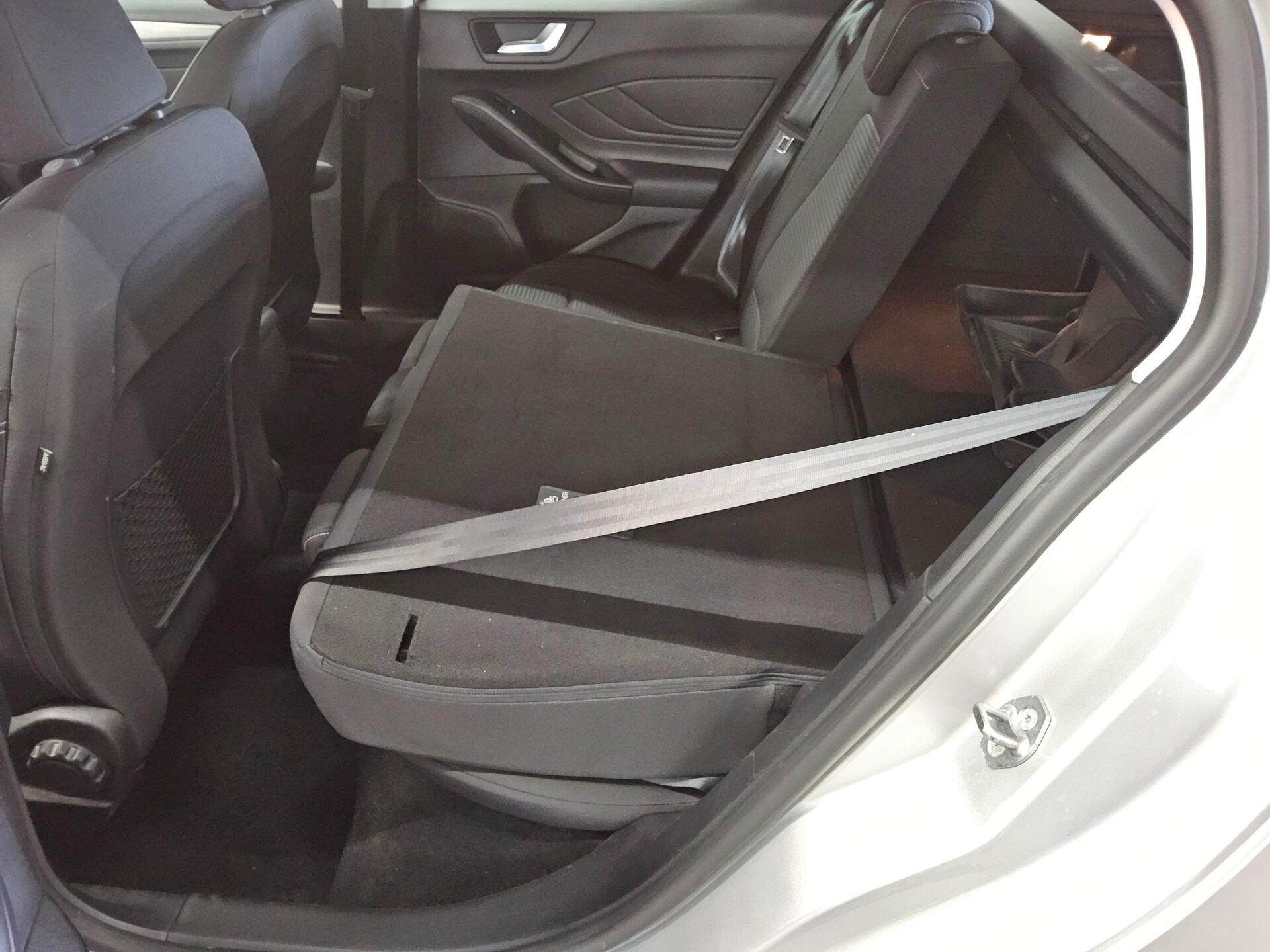 Ford Focus Turnier 1.0 EB Titanium Navi LED RFK 12