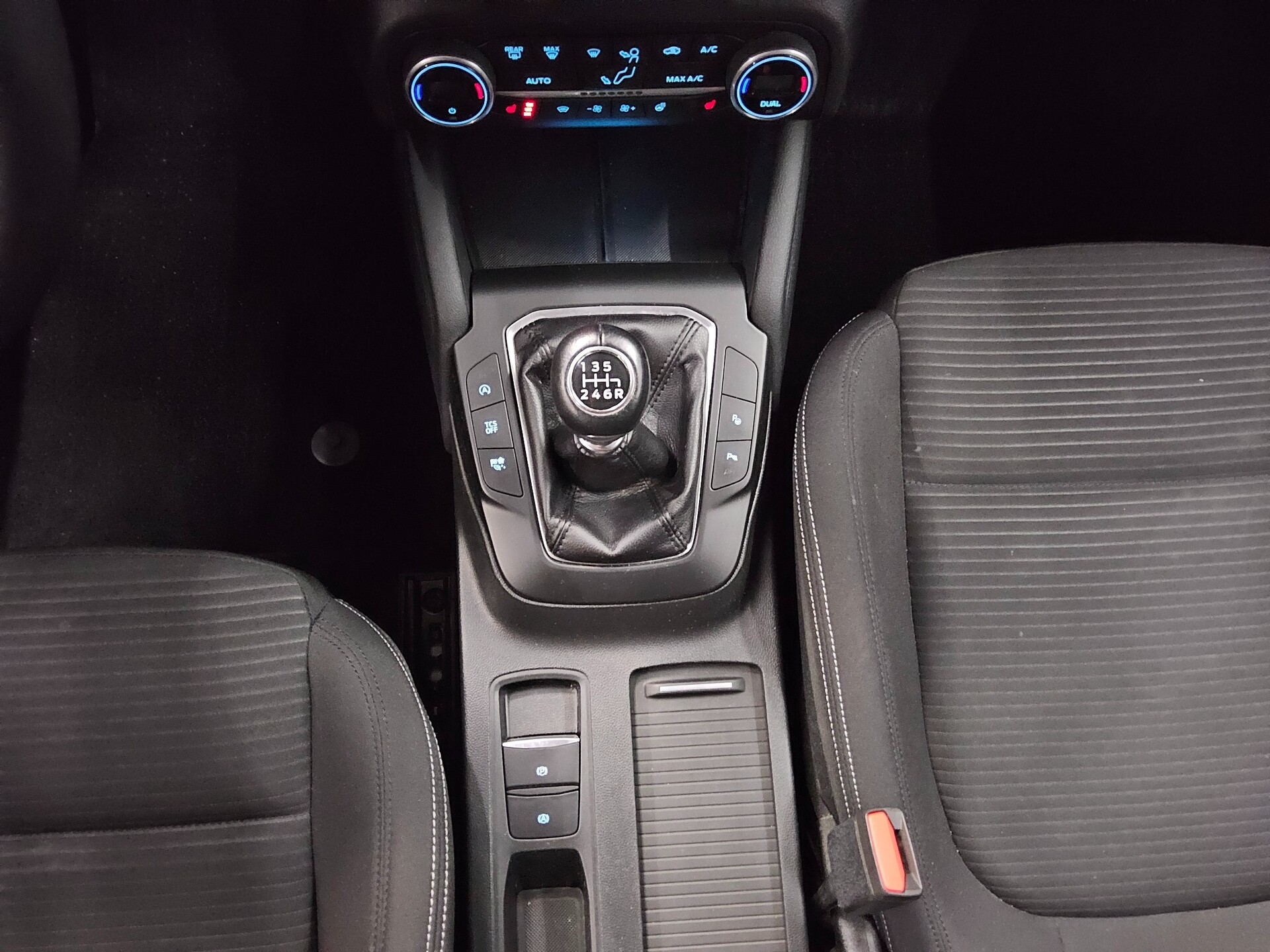 Ford Focus Turnier 1.0 EB Titanium Navi LED RFK 6