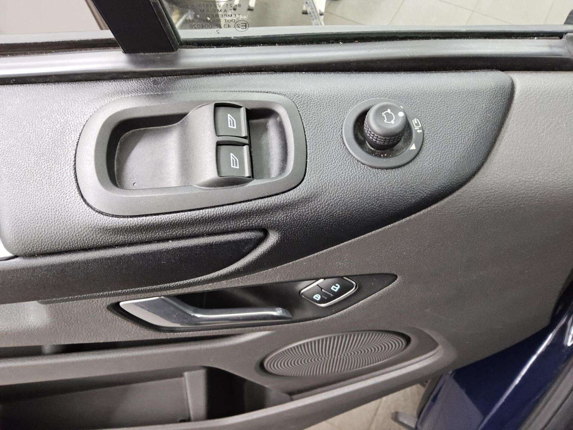 Ford Transit Custom 2.0 EB Trend L2 8-Sitze Navi PDC 9