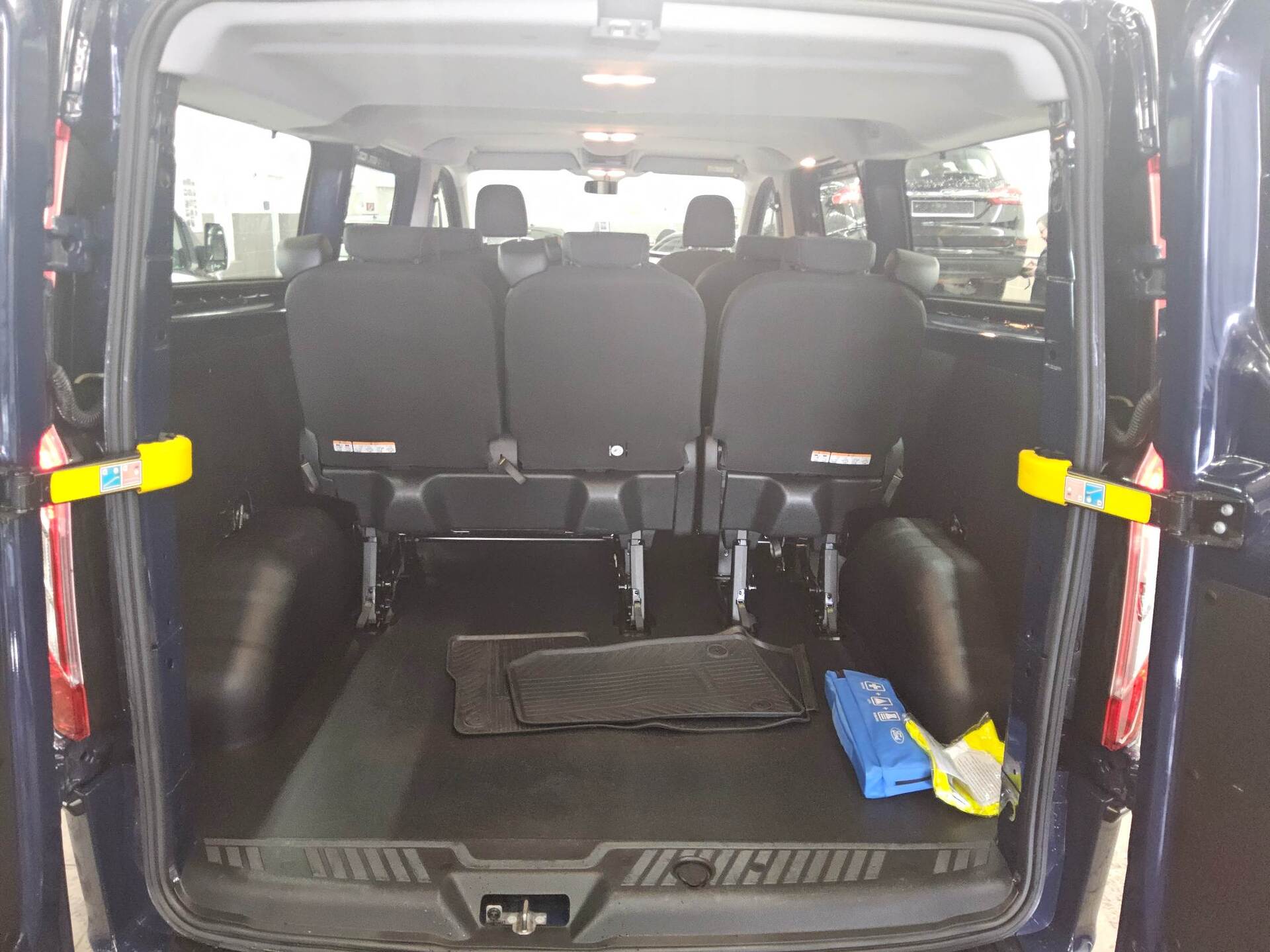 Ford Transit Custom 2.0 EB Trend L2H1 8-Sitze Navi 11