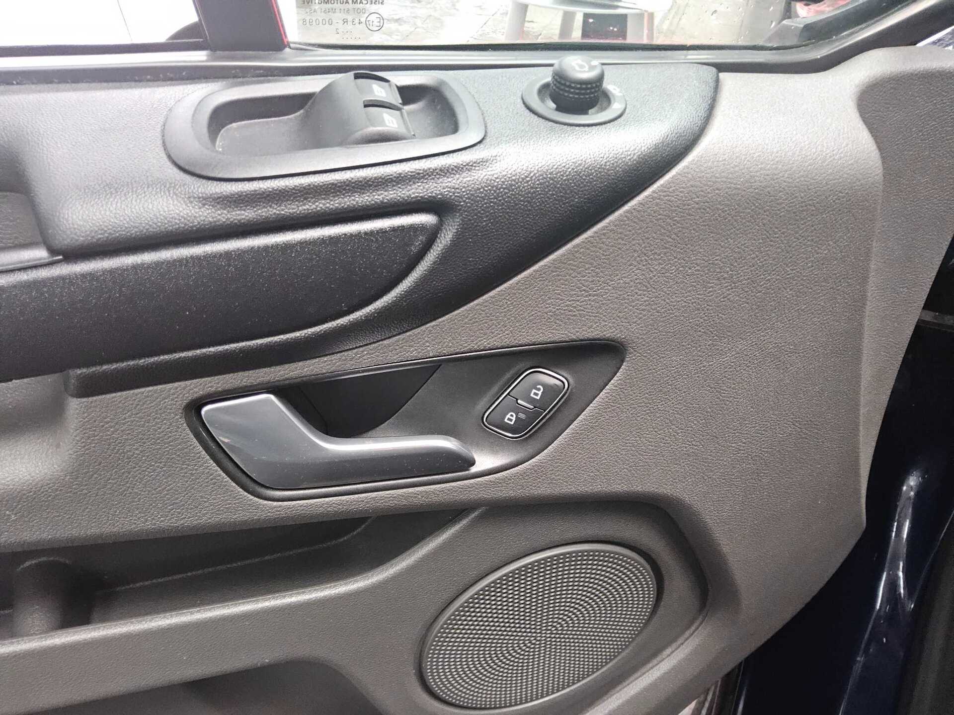 Ford Transit Custom 2.0 EB Trend L2H1 8-Sitze Navi 9