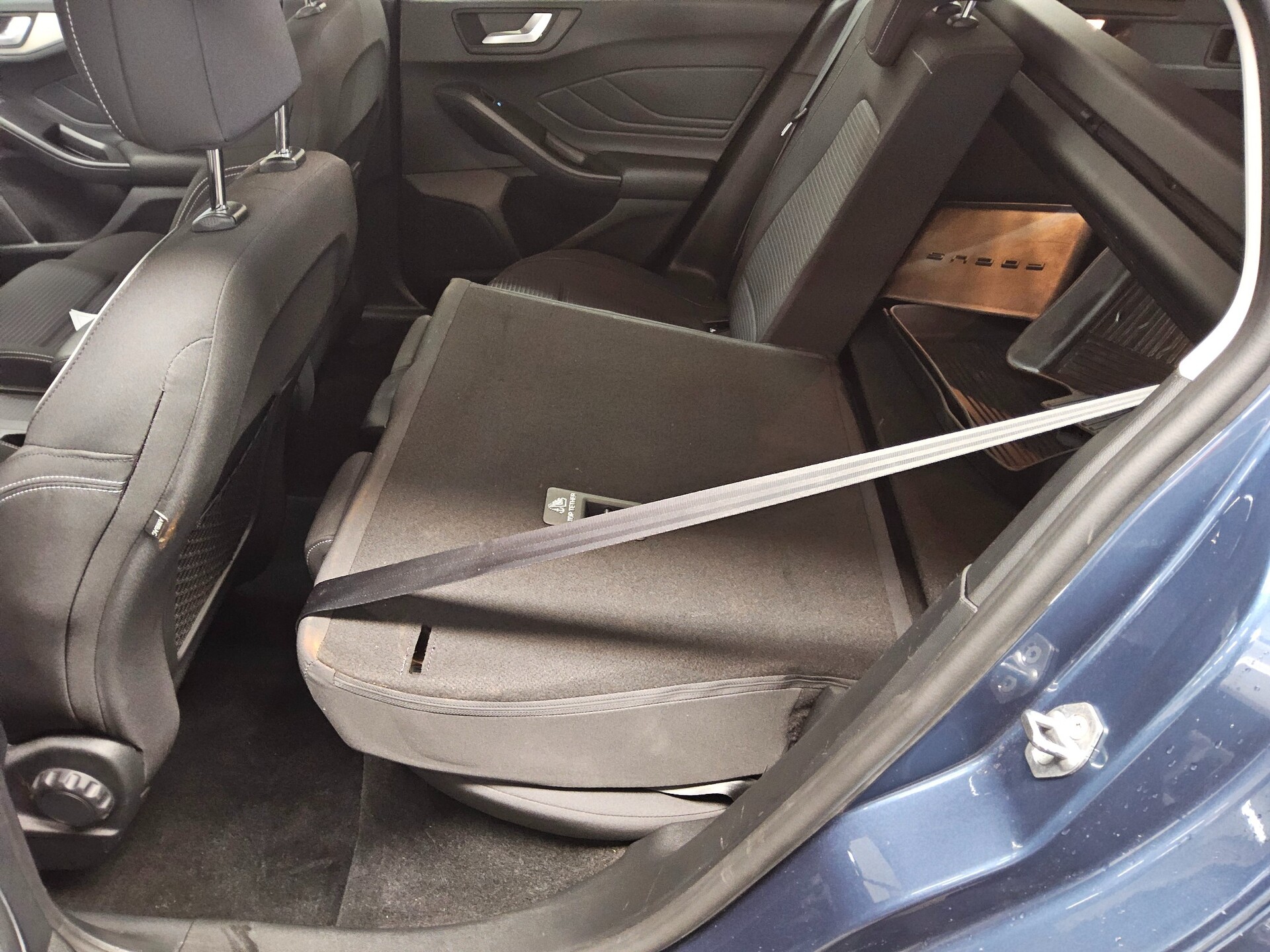 Ford Focus Turnier 1.0 EB Titanium Navi LED RFK 12