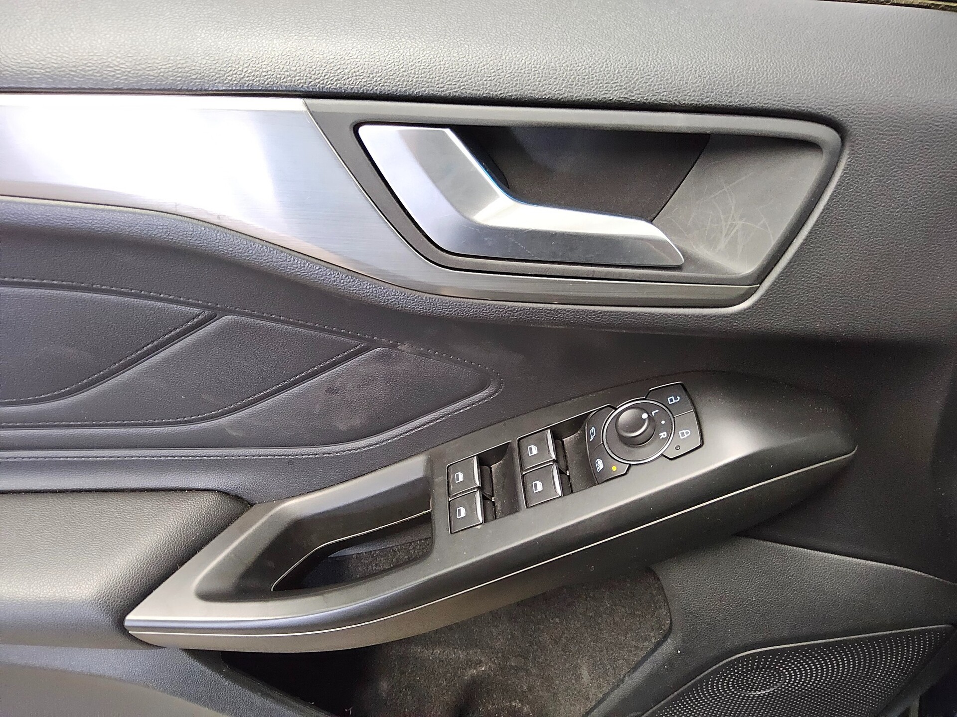 Ford Focus Turnier 1.0 EB Titanium Navi LED RFK 9