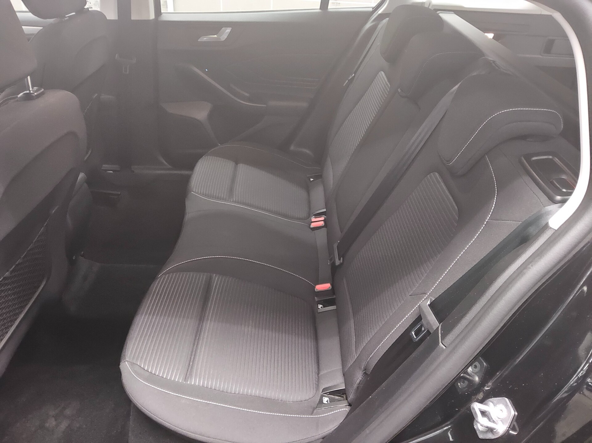 Ford Focus Turnier 1.0 EB Titanium Navi LED RfK Shz 13