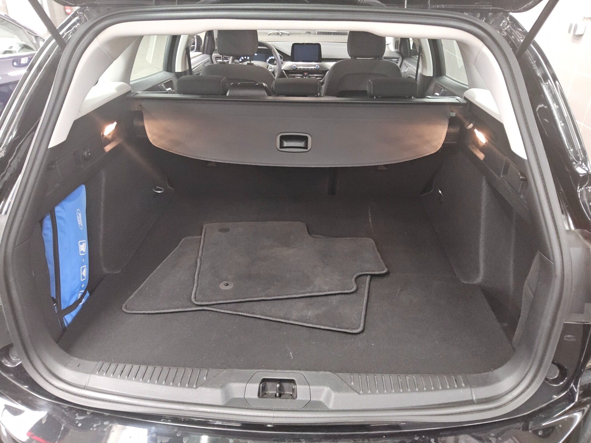 Ford Focus Turnier 1.0 EB Titanium Navi LED RfK Shz 11