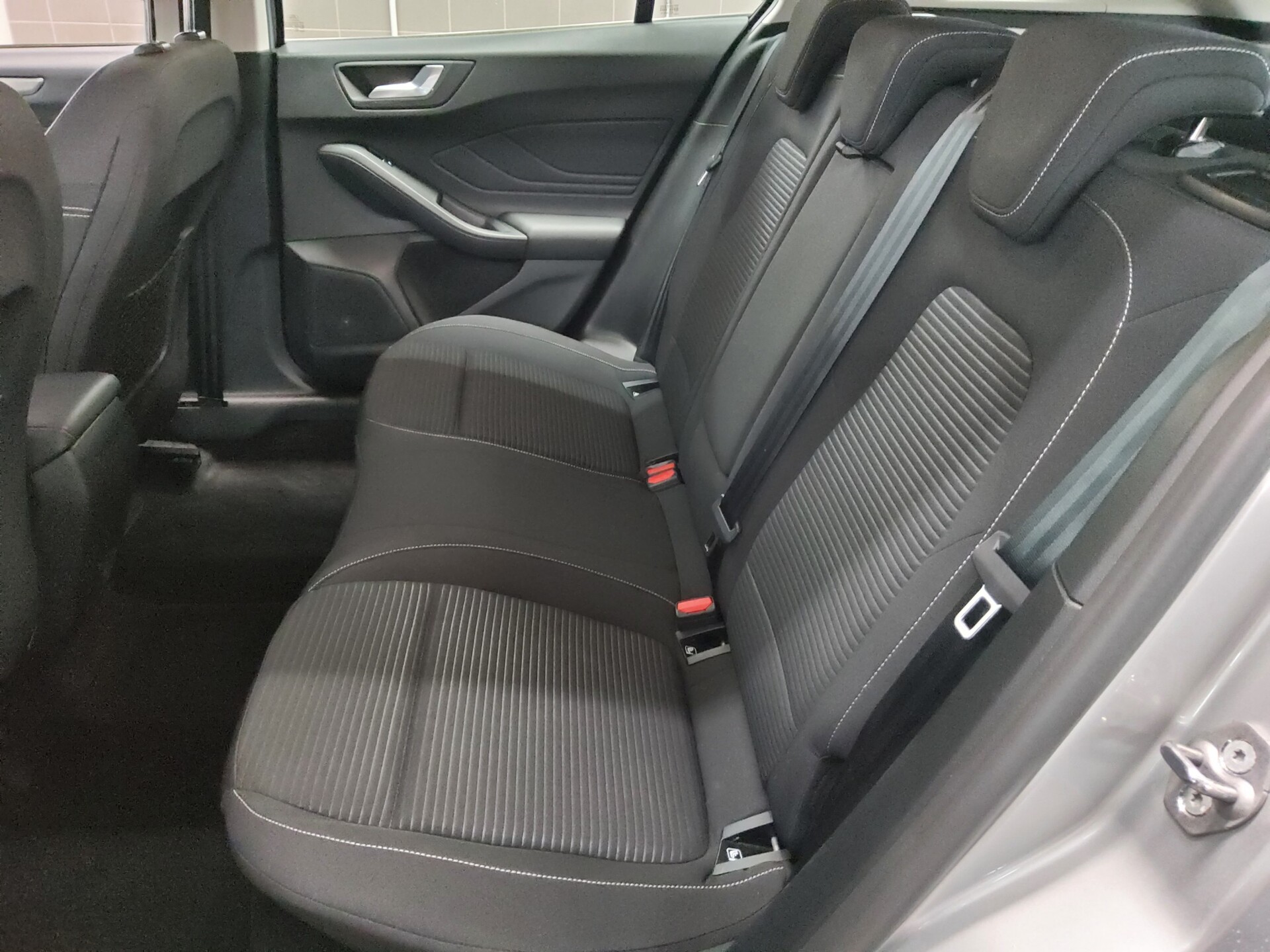 Ford Focus Turnier 1.0 EB Titanium Navi LED RFK PDC 12