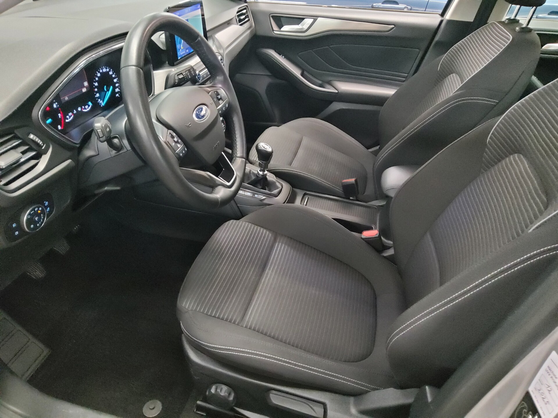 Ford Focus Turnier 1.0 EB Titanium Navi LED RFK PDC 8