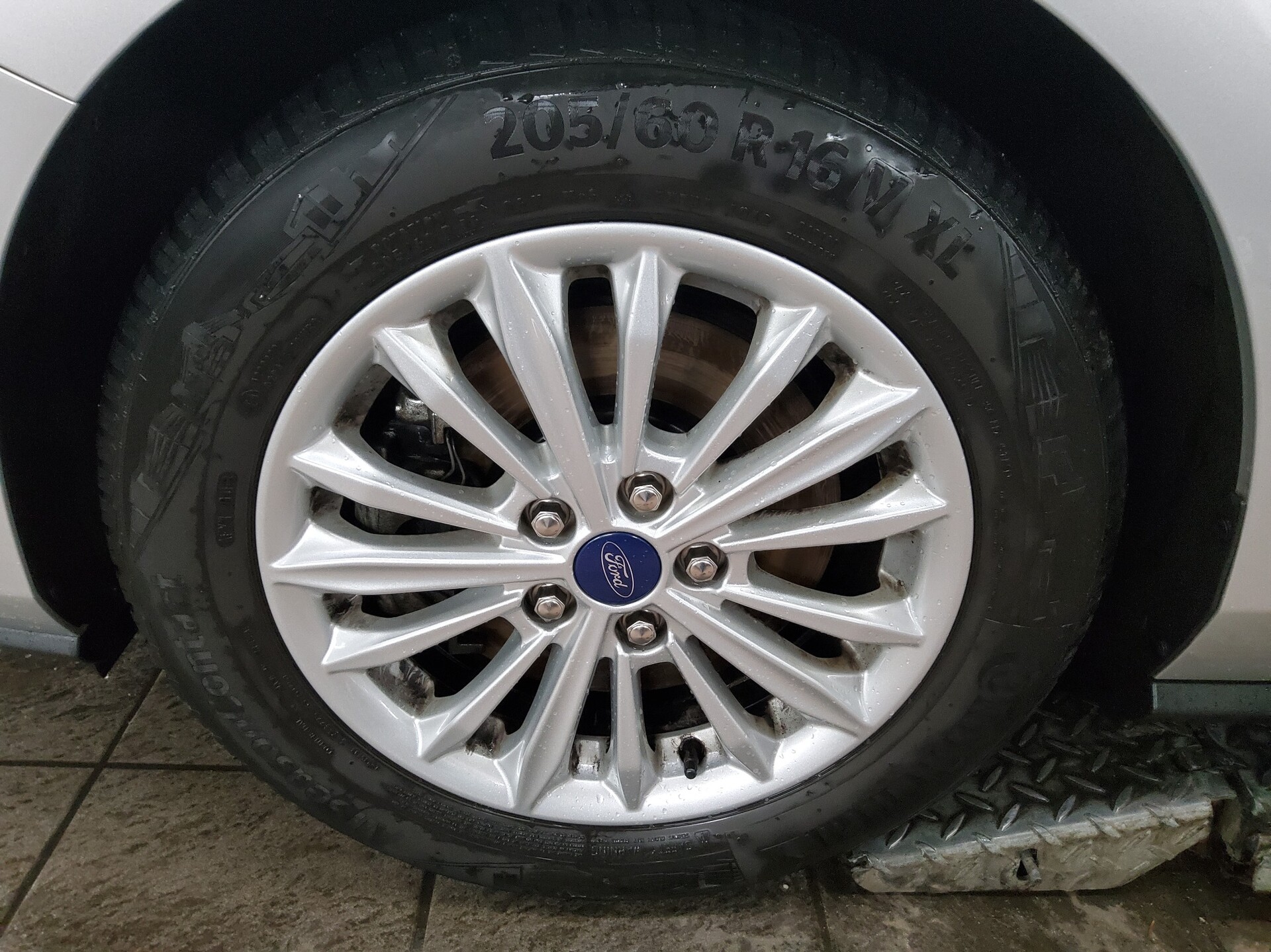 Ford Focus Turnier 1.0 EB Titanium Navi LED RFK PDC 10