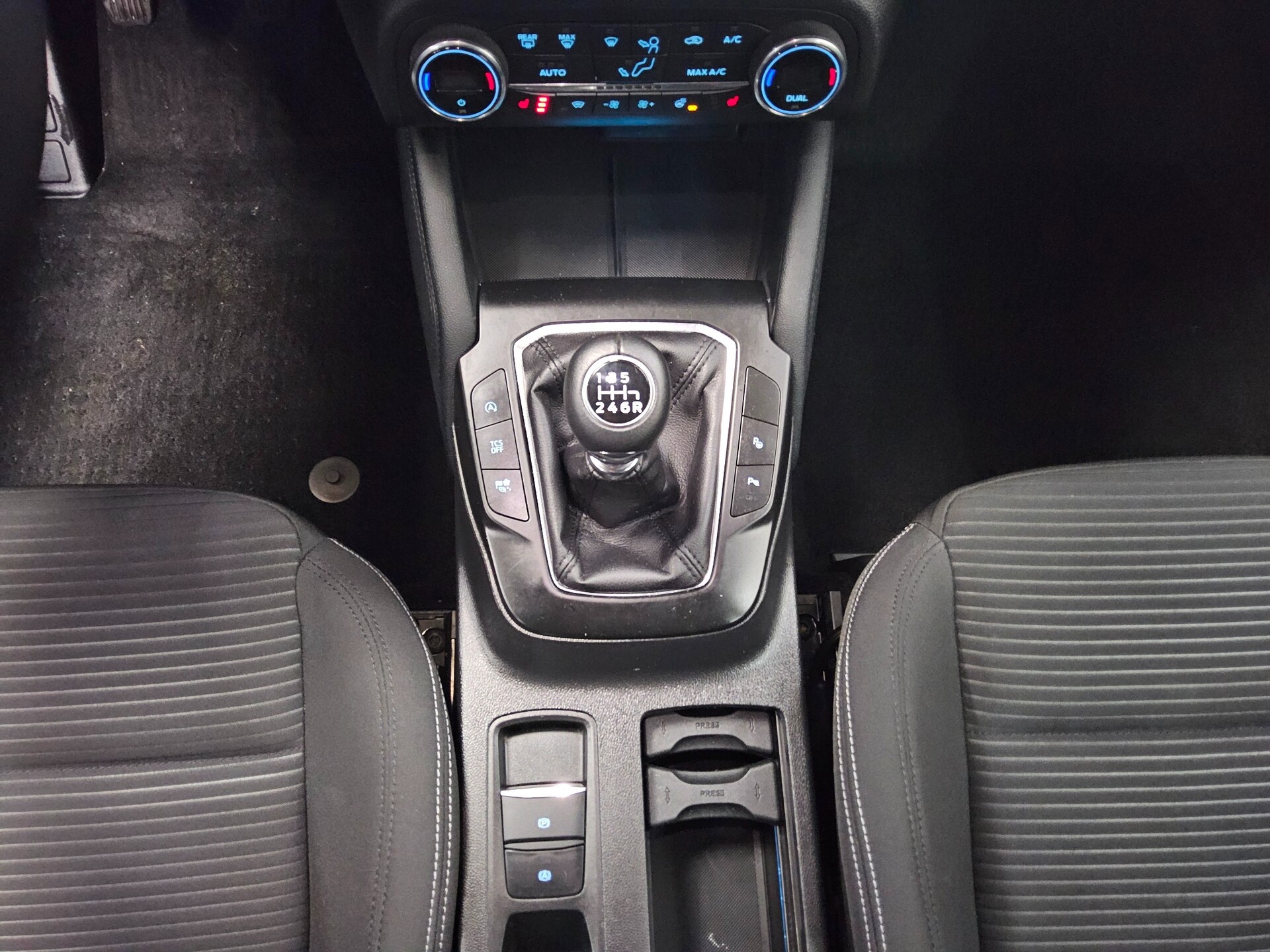 Ford Focus Turnier 1.0 EB Titanium Navi LED RFK 6