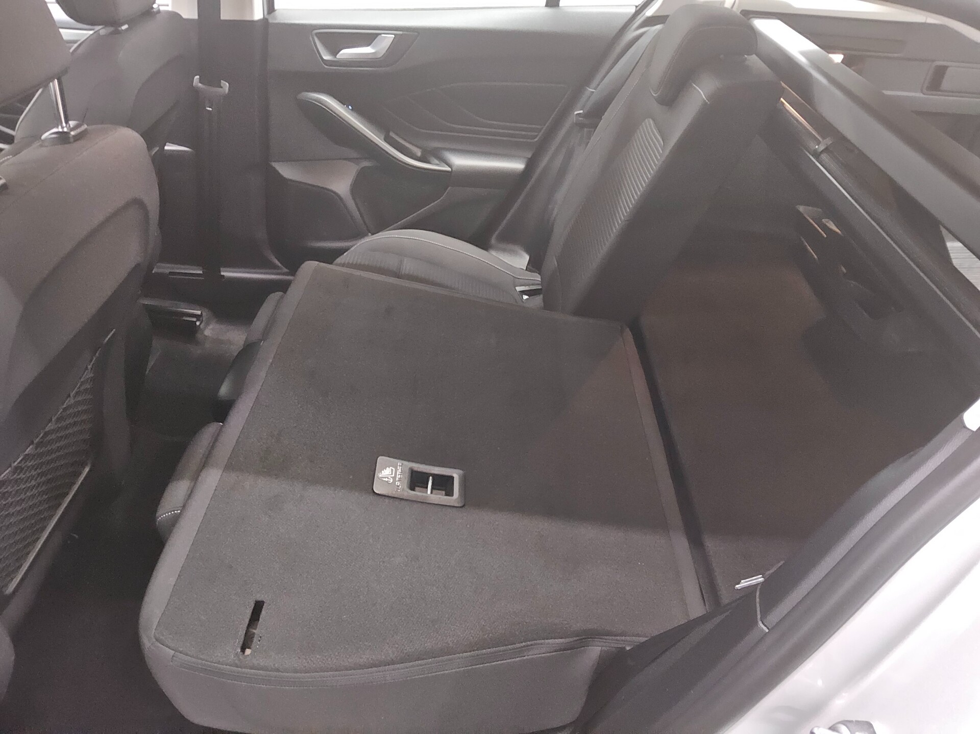 Ford Focus Turnier 1.0 EB Titanium Navi LED RFK 12