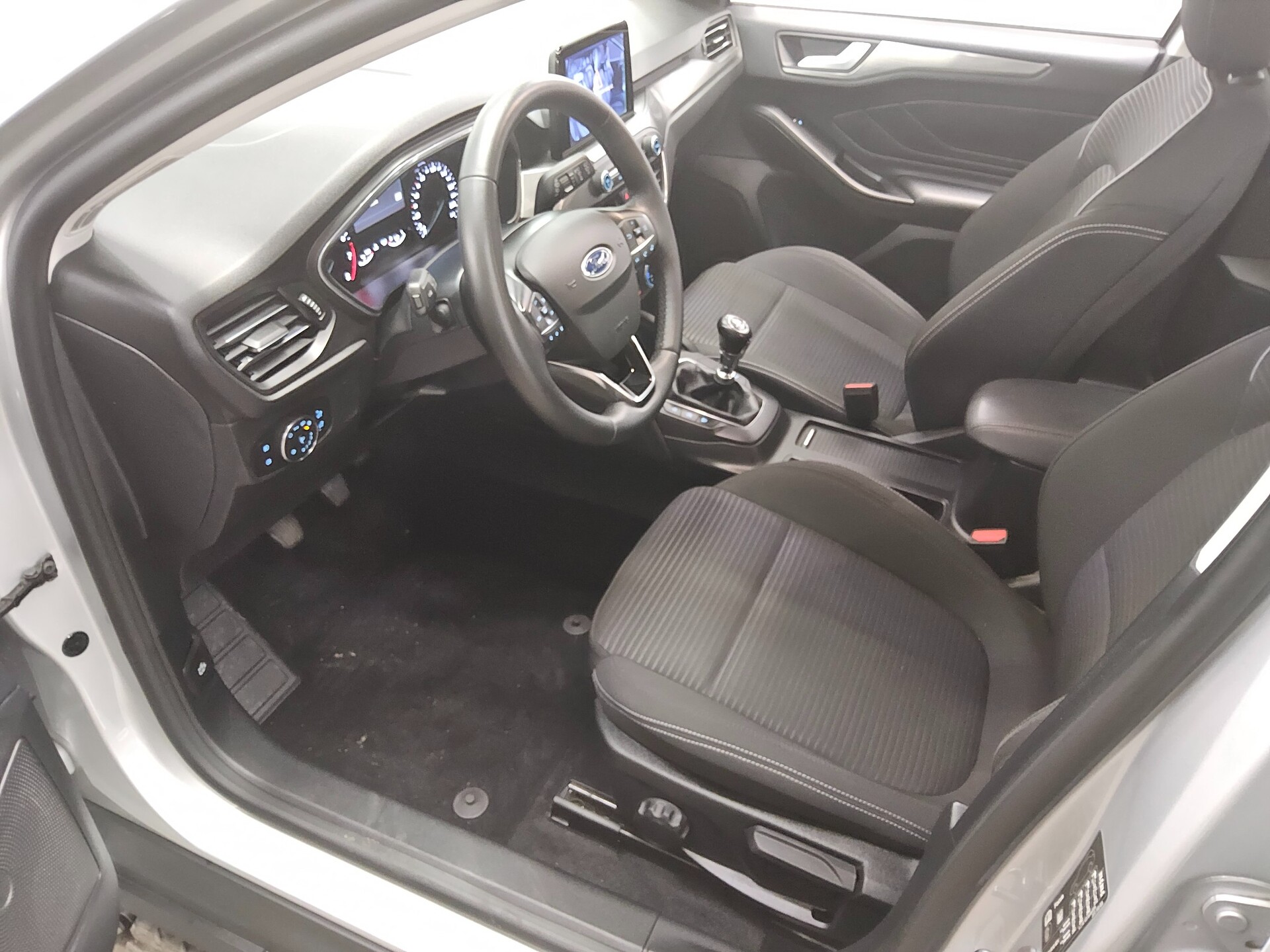 Ford Focus Turnier 1.0 EB Titanium Navi LED RFK 8