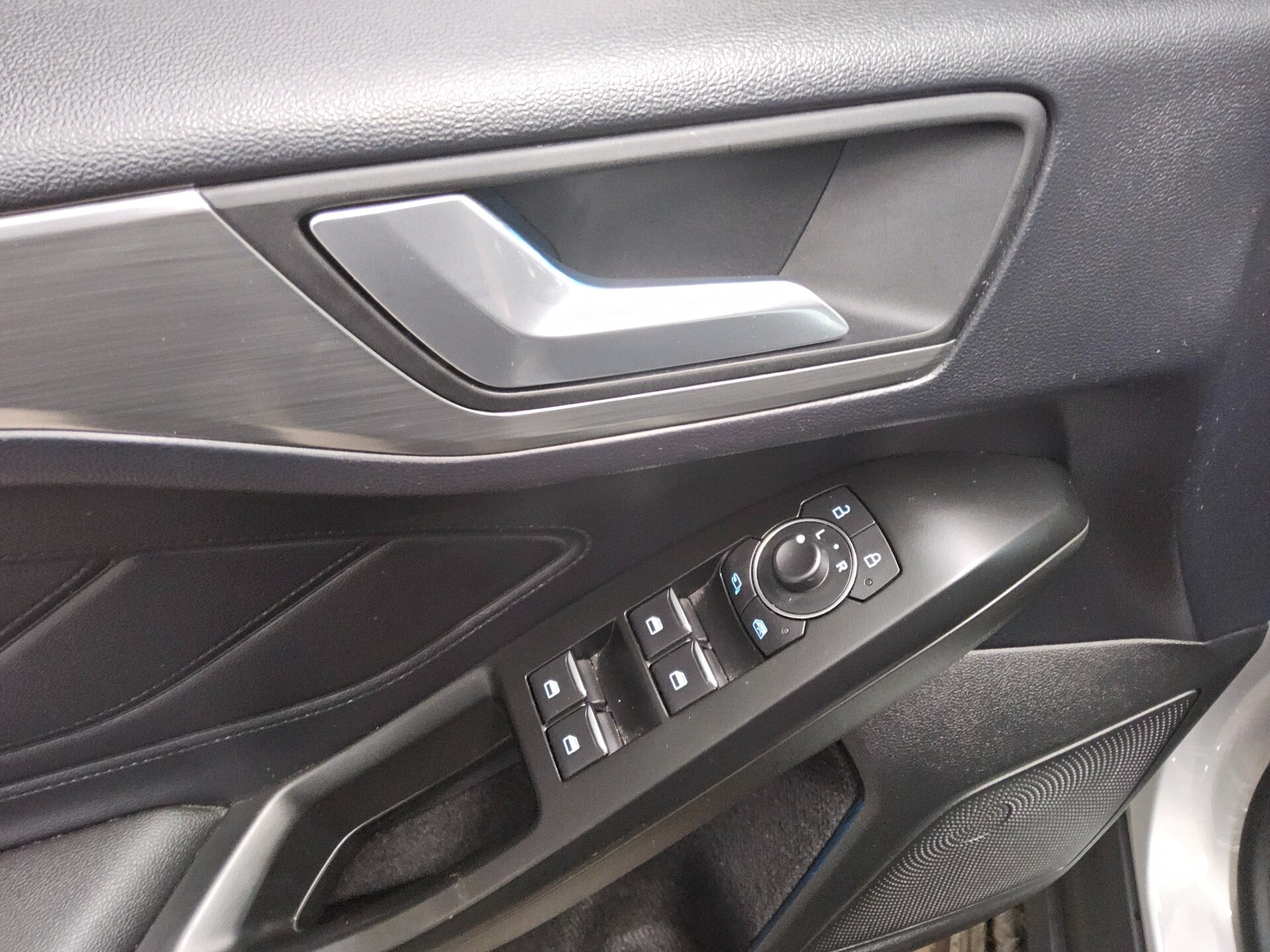 Ford Focus Turnier 1.0 EB Titanium Navi LED RFK 9