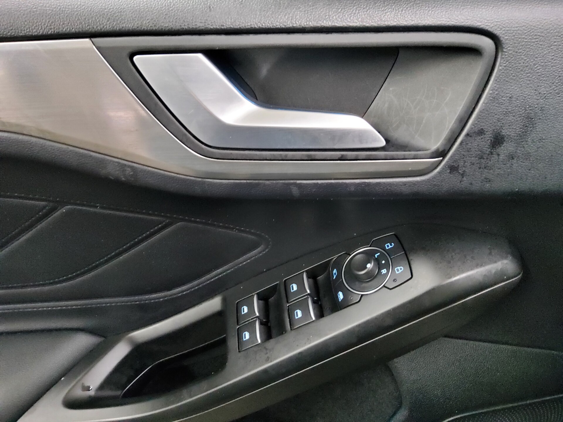 Ford Focus Turnier 1.0 EB Titanium Navi LED RFK Shz 9