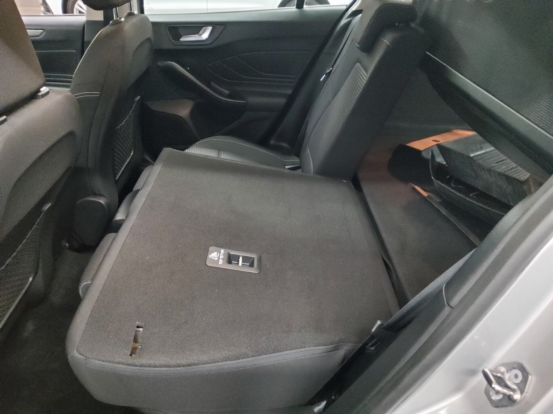 Ford Focus Turnier 1.0 EB Titanium Navi LED RFK Shz 12