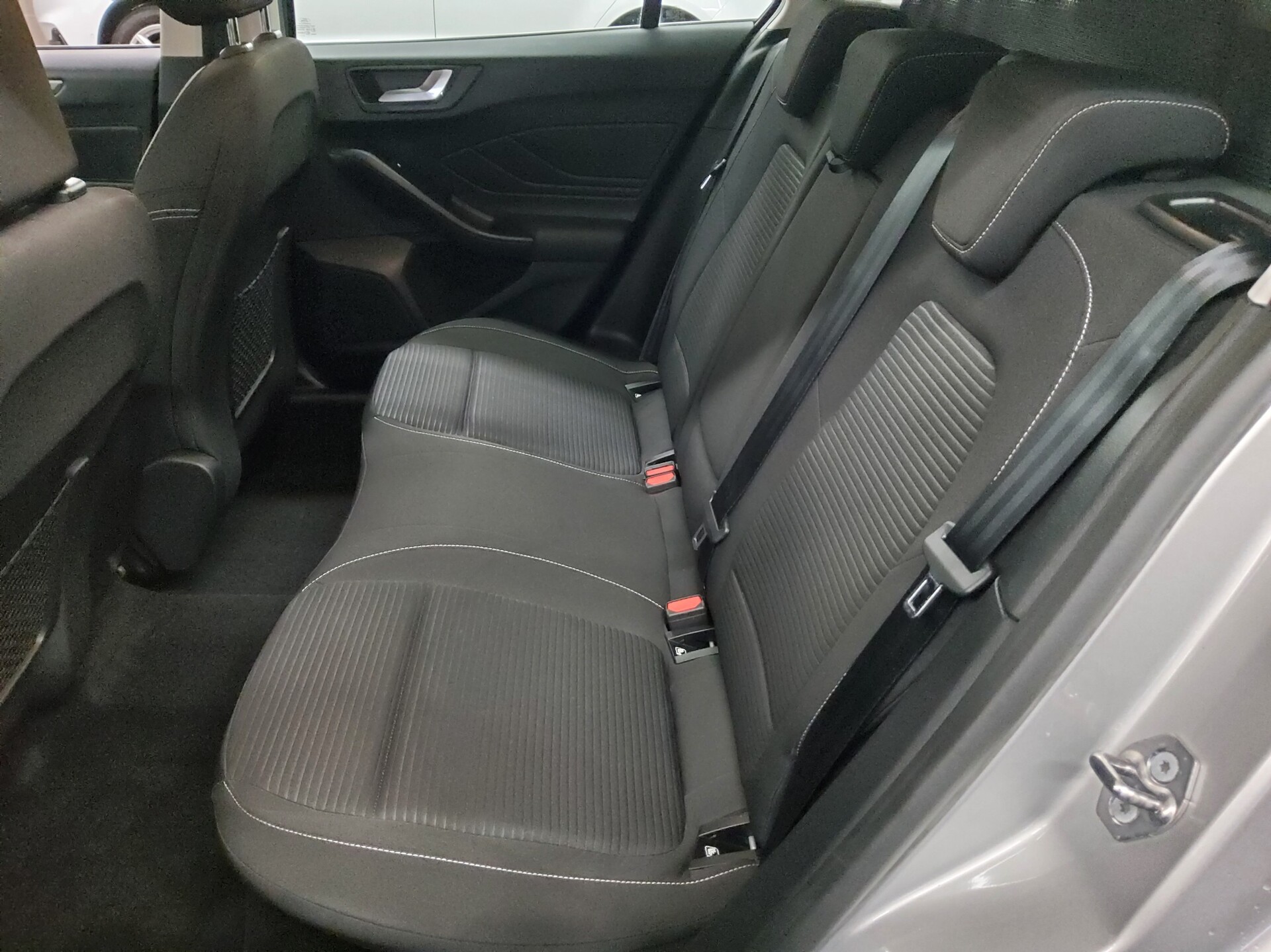 Ford Focus Turnier 1.0 EB Titanium Navi LED RFK Shz 13