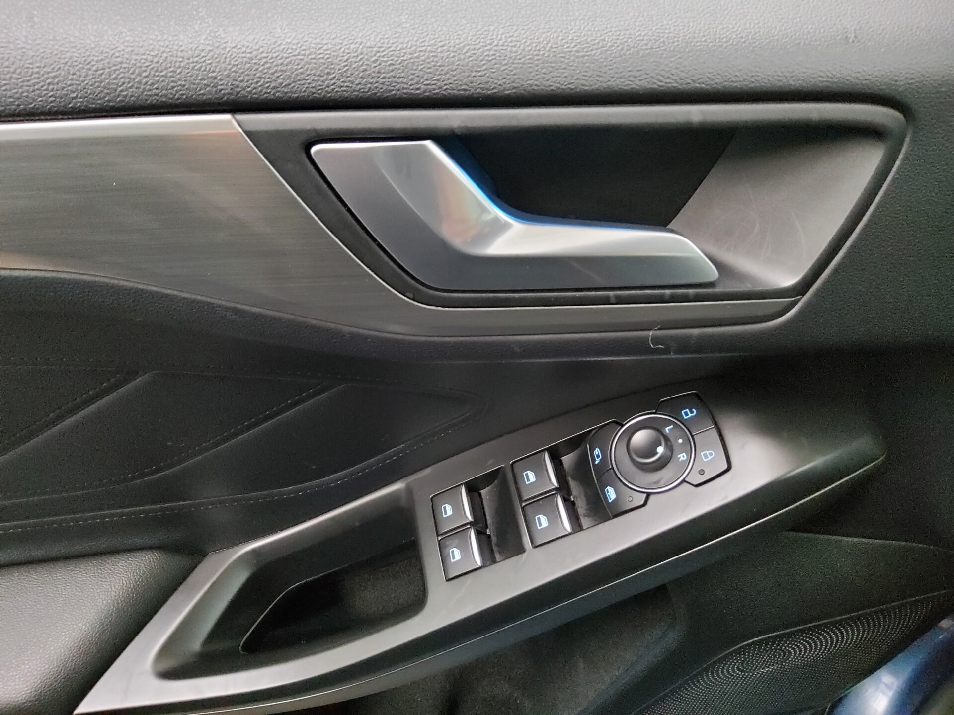 Ford Focus Turnier 1.0 EB Titanium Navi LED RFK 9