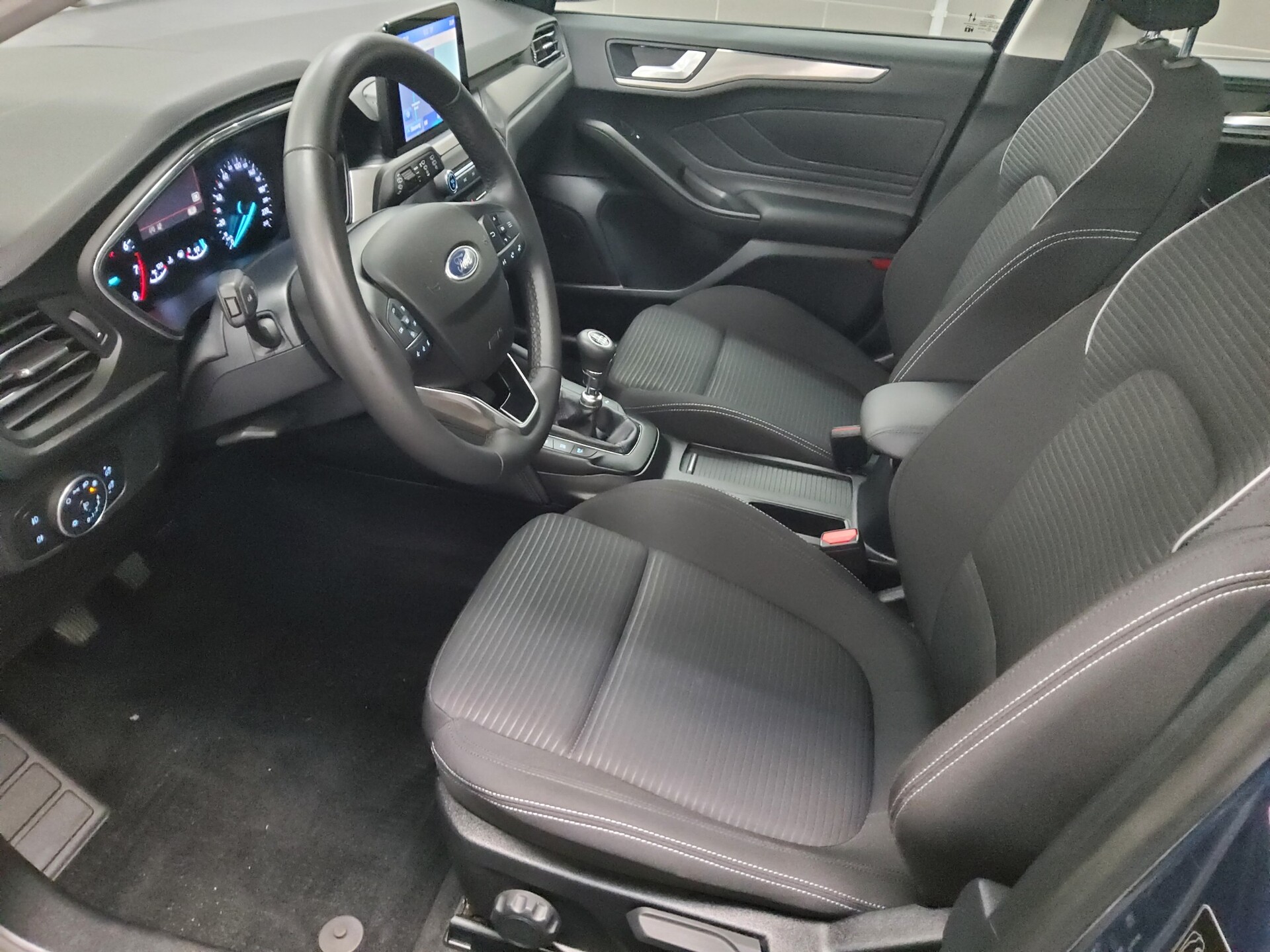 Ford Focus Turnier 1.0 EB Titanium Navi LED RFK 8